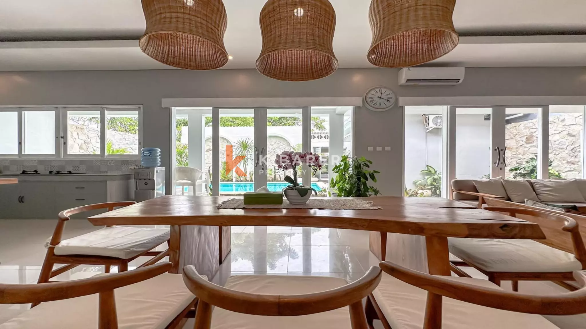 Charming Three-Bedroom Villa with Private Pool and Enclosed Living Area in Canggu — image 10