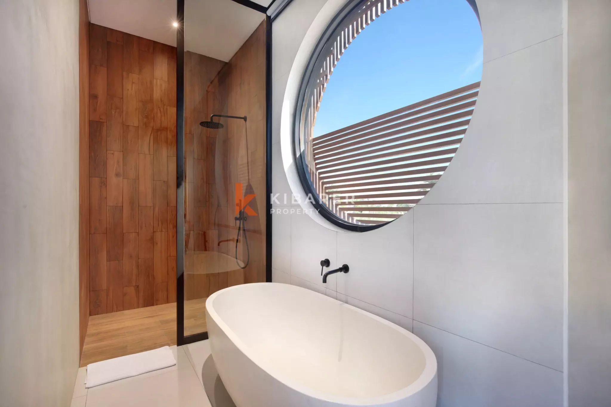 Gorgeous Three-Bedroom Villa with Rooftop Pool in Pererenan — image 19