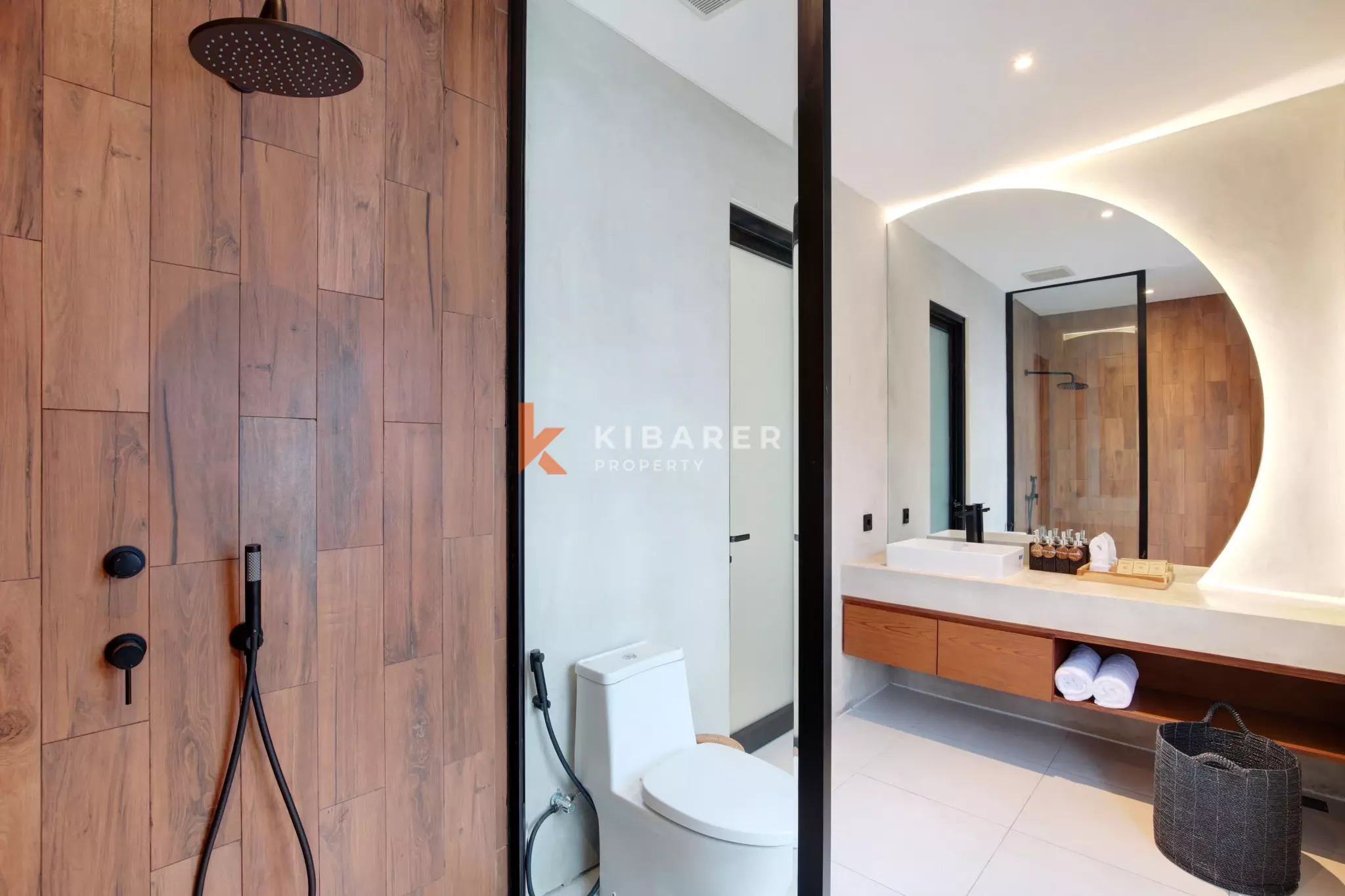 Gorgeous Three-Bedroom Villa with Rooftop Pool in Pererenan — image 17