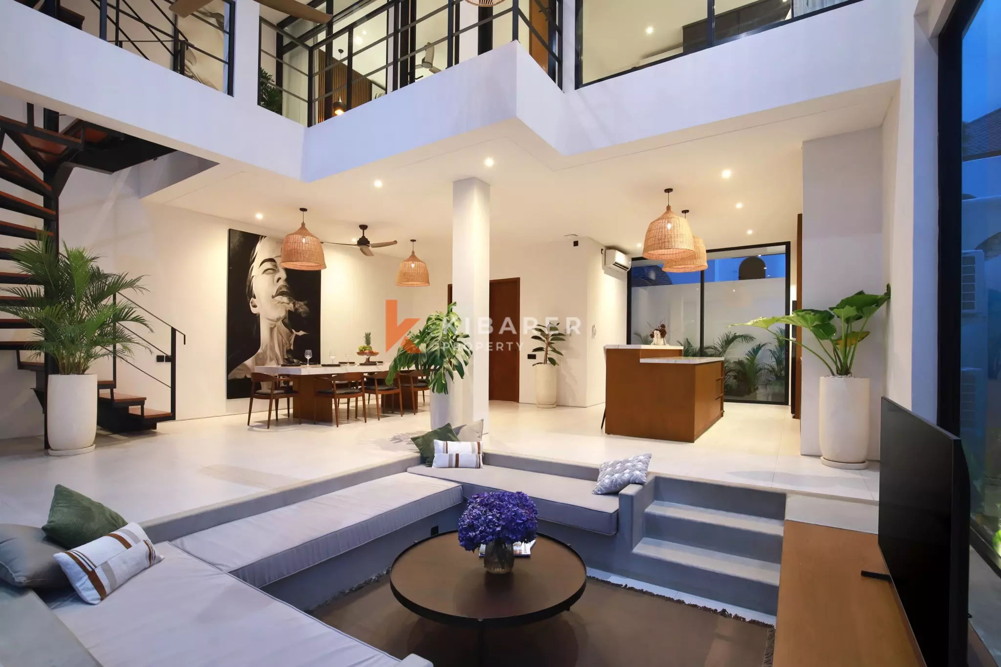 Gorgeous Three-Bedroom Villa with Rooftop Pool in Pererenan — image 9