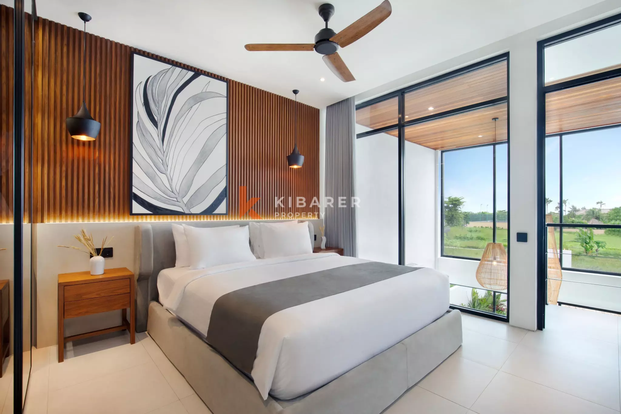 Gorgeous Three-Bedroom Villa with Rooftop Pool in Pererenan — image 15