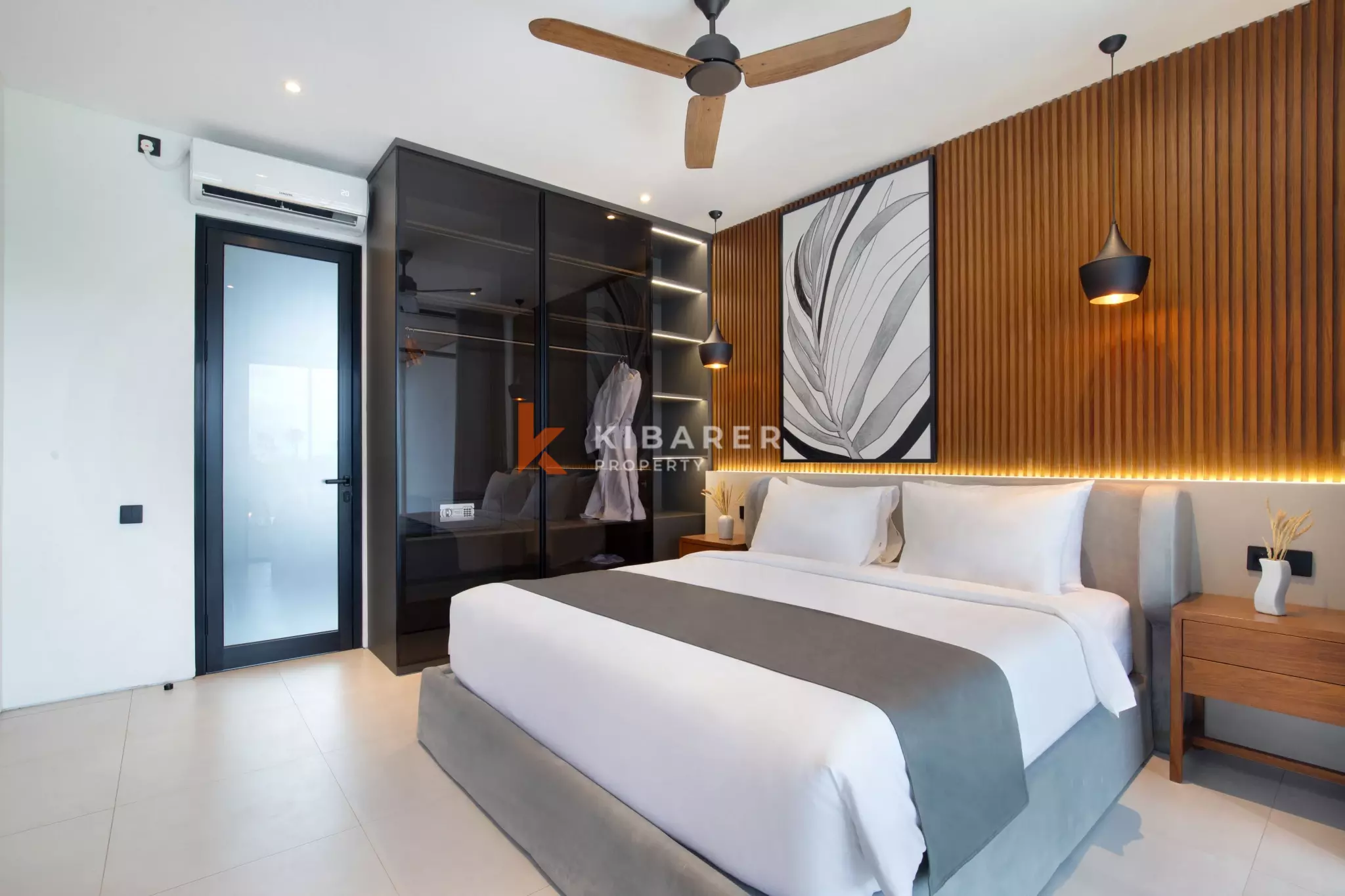 Gorgeous Three-Bedroom Villa with Rooftop Pool in Pererenan — image 18