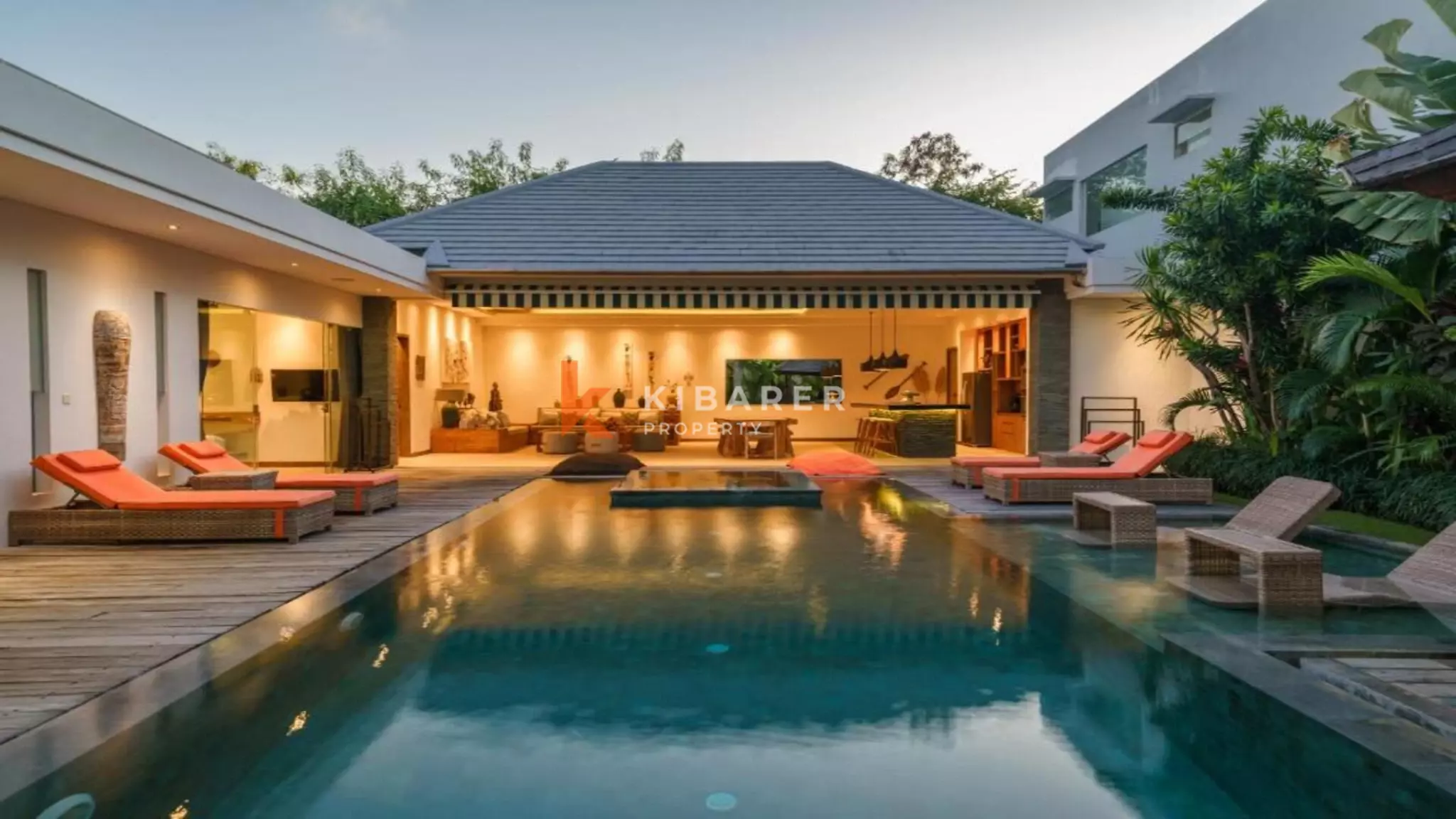 Elegant Three-Bedroom Luxury Villa with Open Living Room in Berawa — image 3