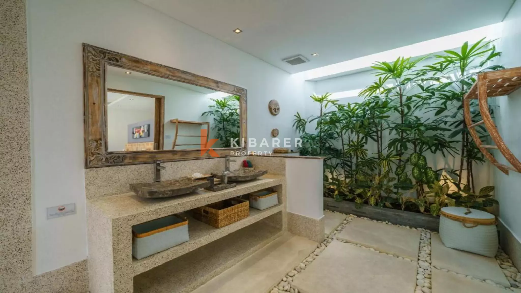 Elegant Three-Bedroom Luxury Villa with Open Living Room in Berawa — image 15