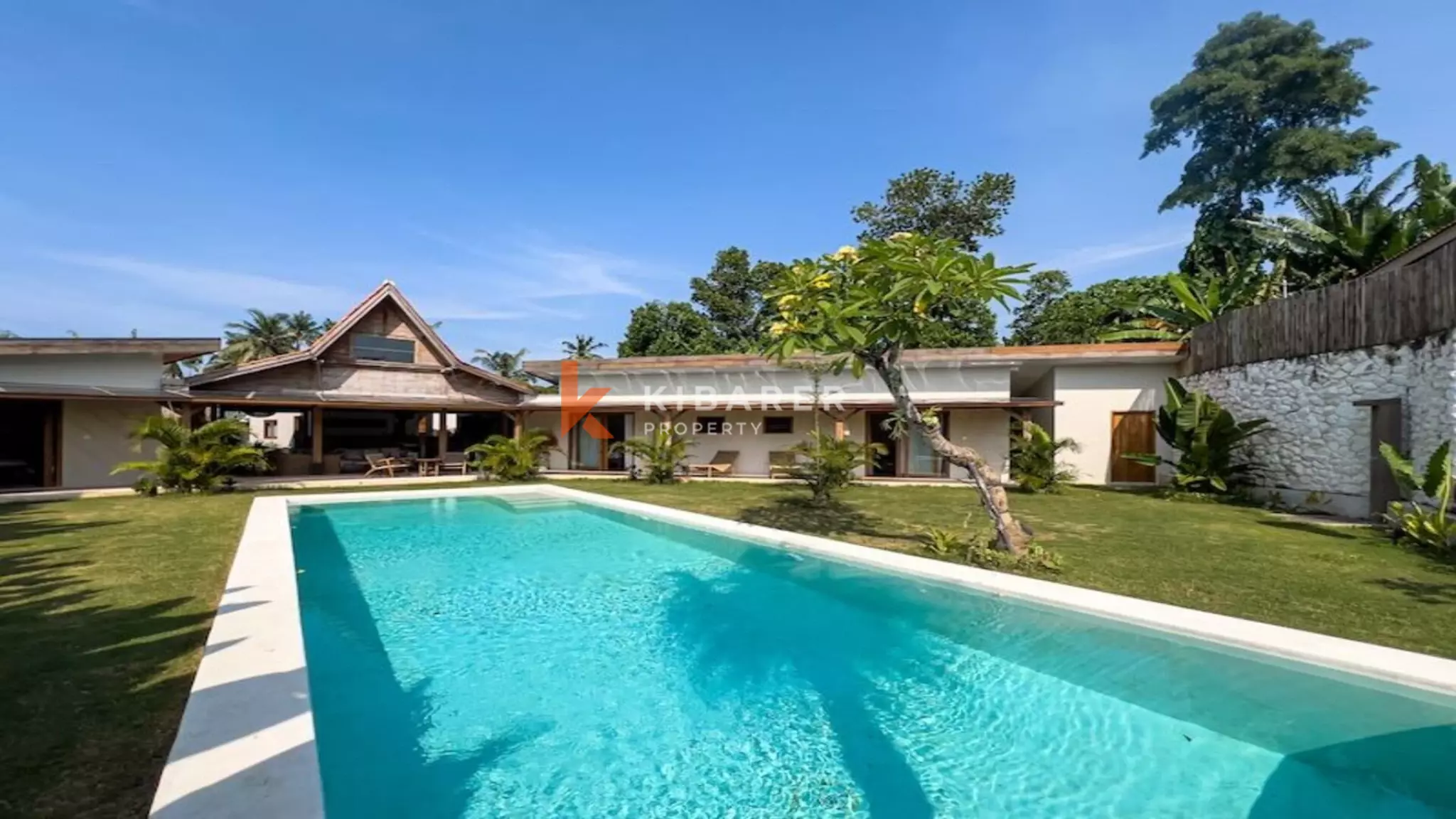 Three-Bedroom Villa in Tropical Paradise, Five Minutes from Kedungu Beach