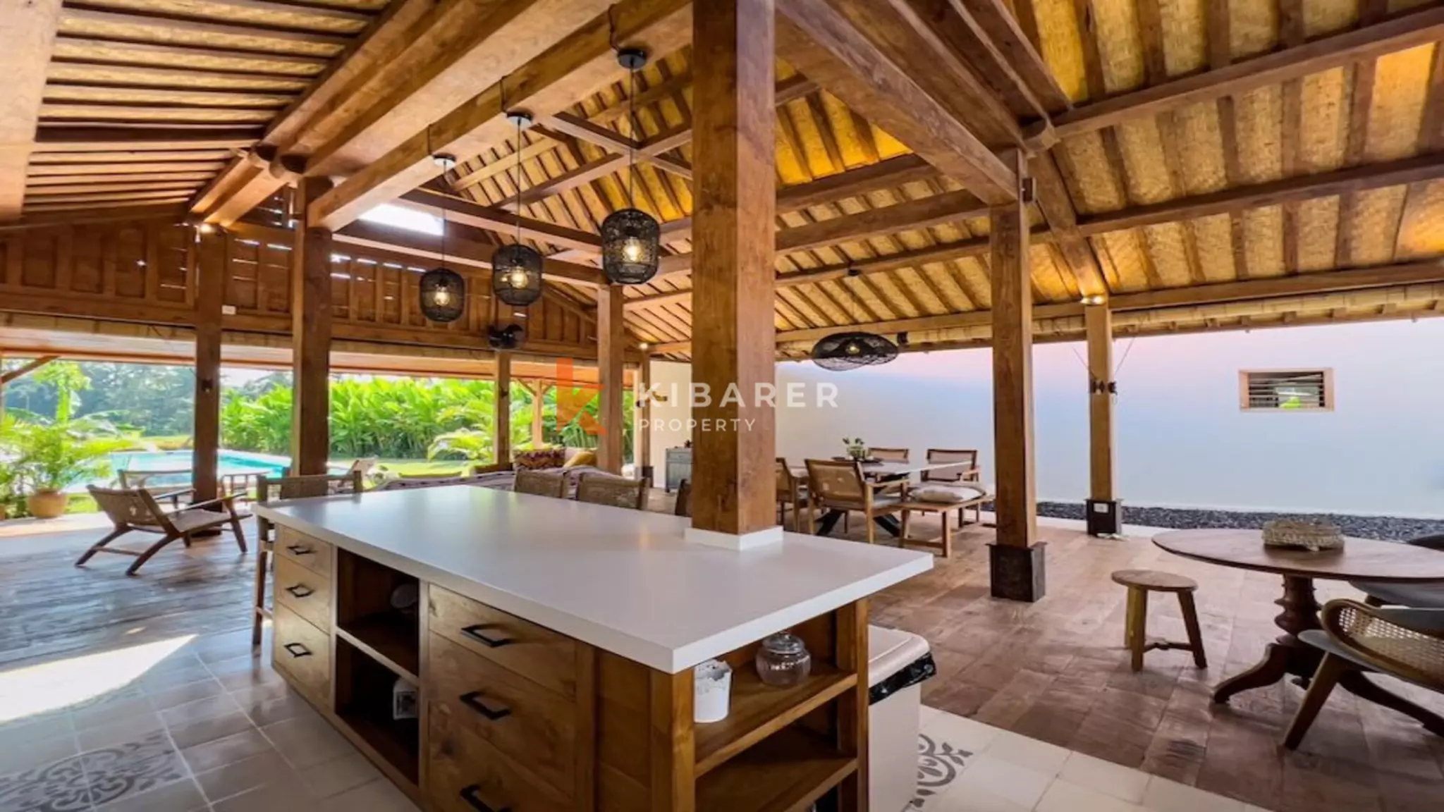 Three-Bedroom Villa in Tropical Paradise, Five Minutes from Kedungu Beach — image 7