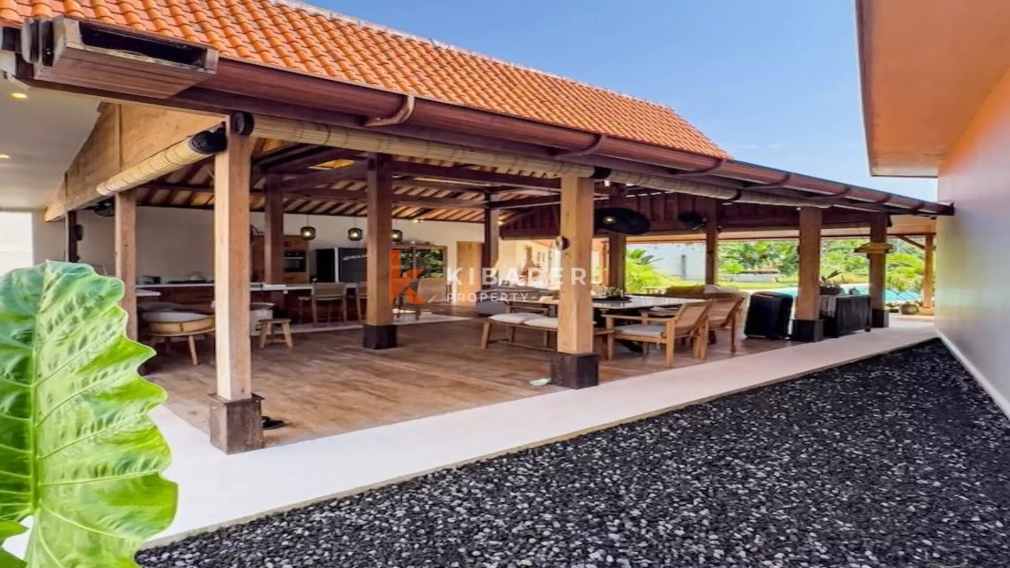 Three-Bedroom Villa in Tropical Paradise, Five Minutes from Kedungu Beach — image 6