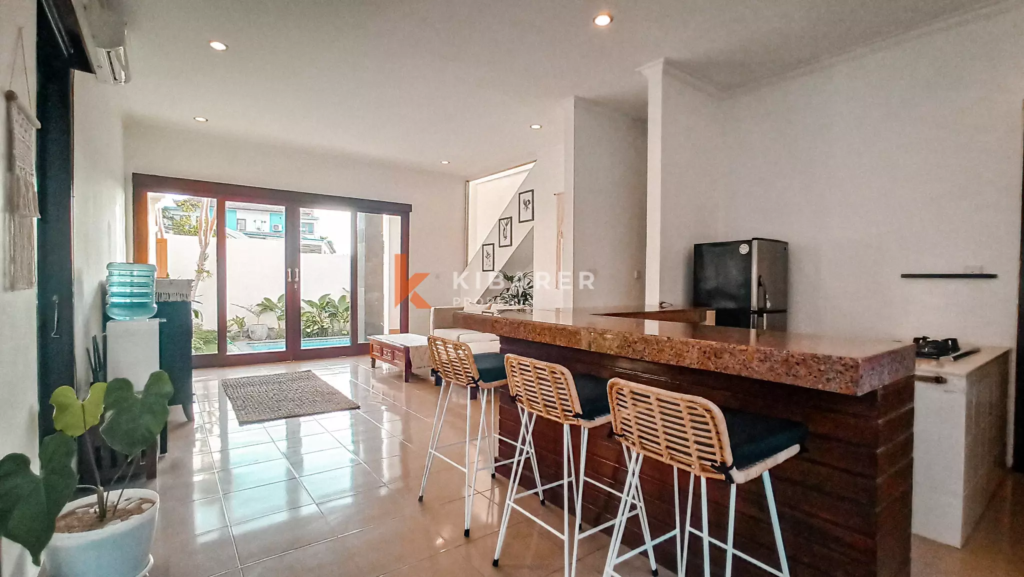 A Two-Storey Cozy Semi Furnished Three-Bedrooms Enclosed Living Villa in the heart of Canggu Area — image 3