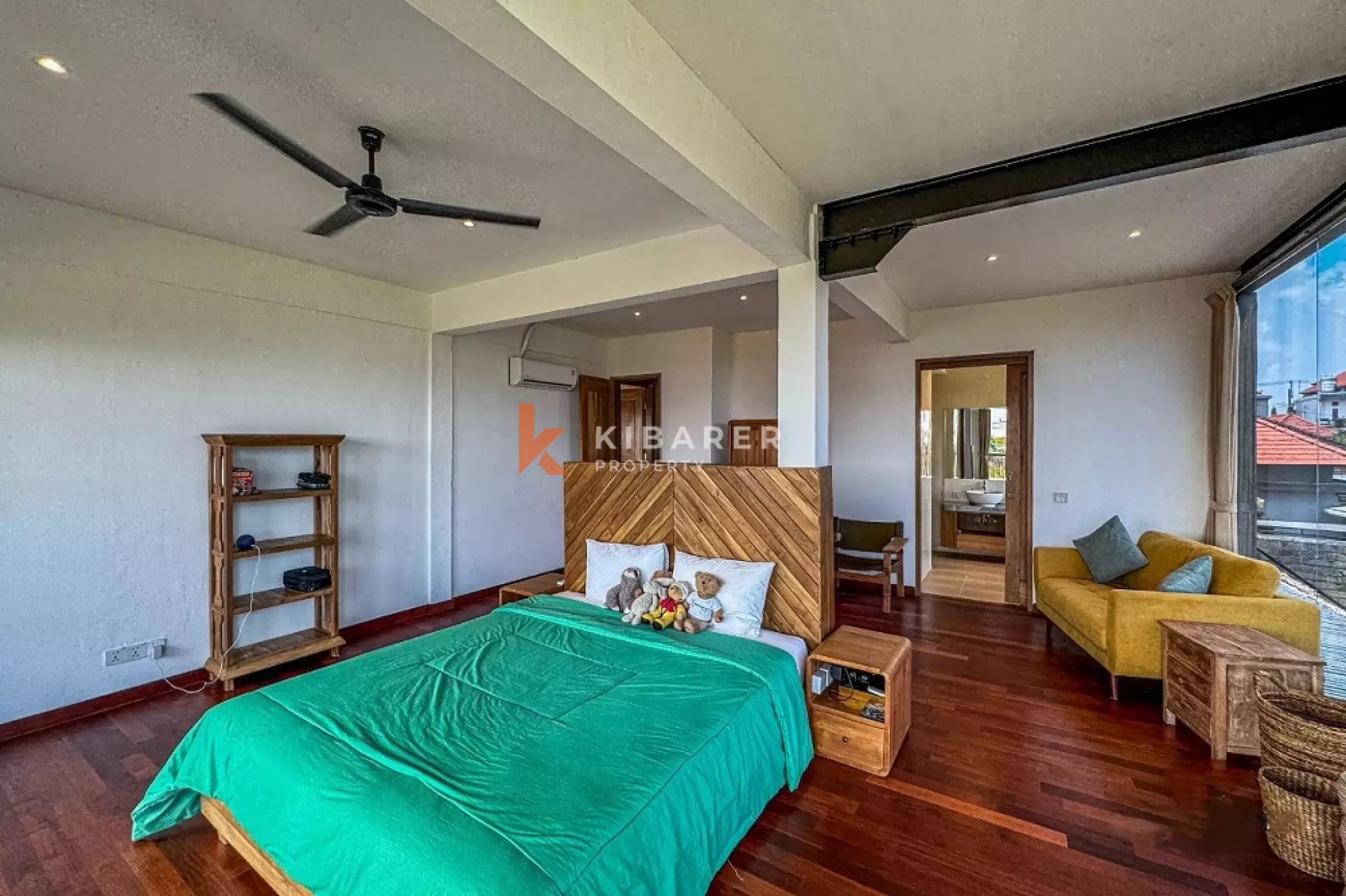 Tropical Haven Spacious Five-Bedrooms Plus Two-Bedrooms Open Living Villa in the Heart of Kerobokan — image 11
