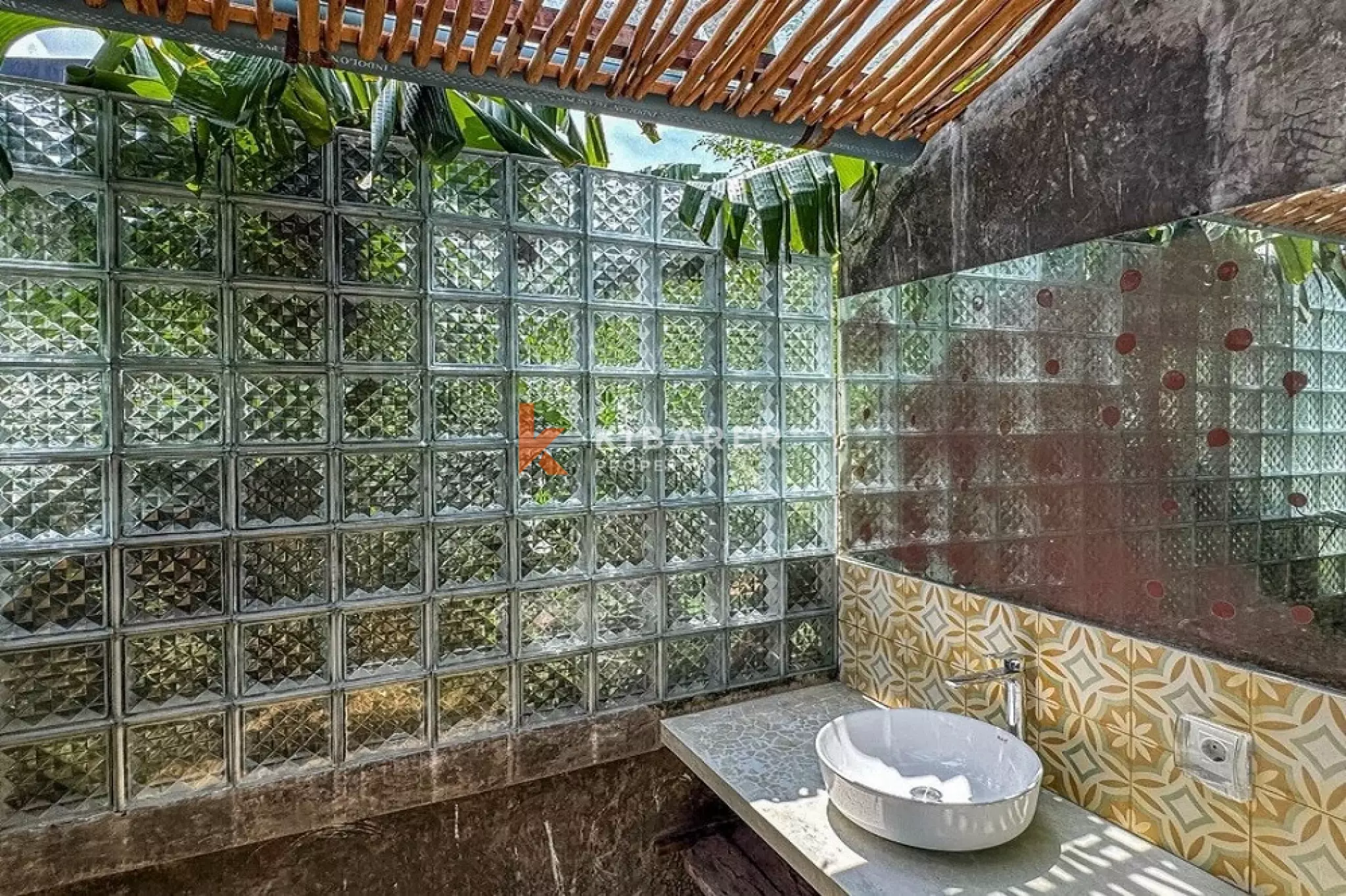 Tropical Haven Spacious Five-Bedrooms Plus Two-Bedrooms Open Living Villa in the Heart of Kerobokan — image 18