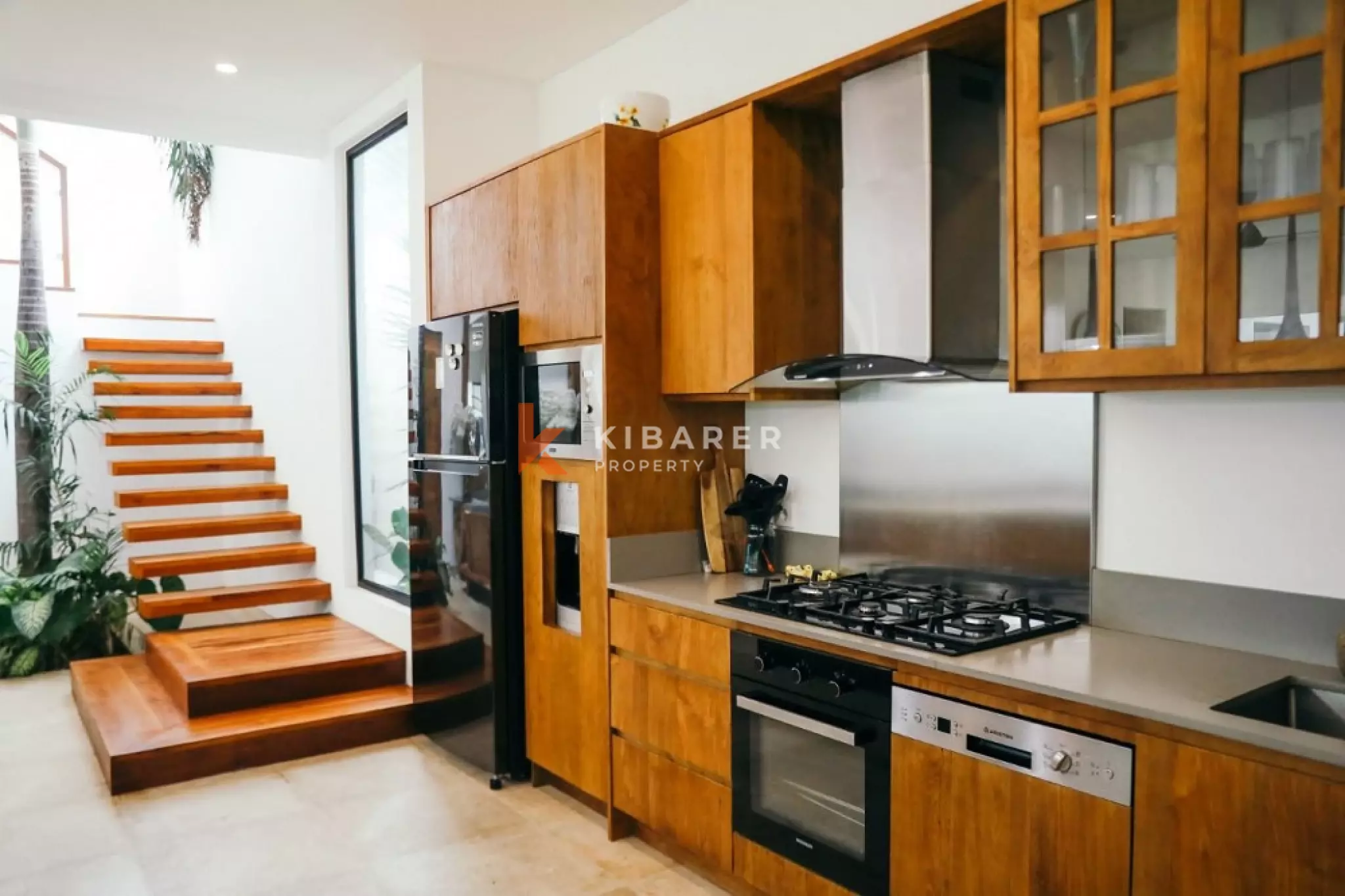 Beautiful Two-Story Villa with Three Bedrooms and a Closed Living Room in the Heart of Canggu — image 4
