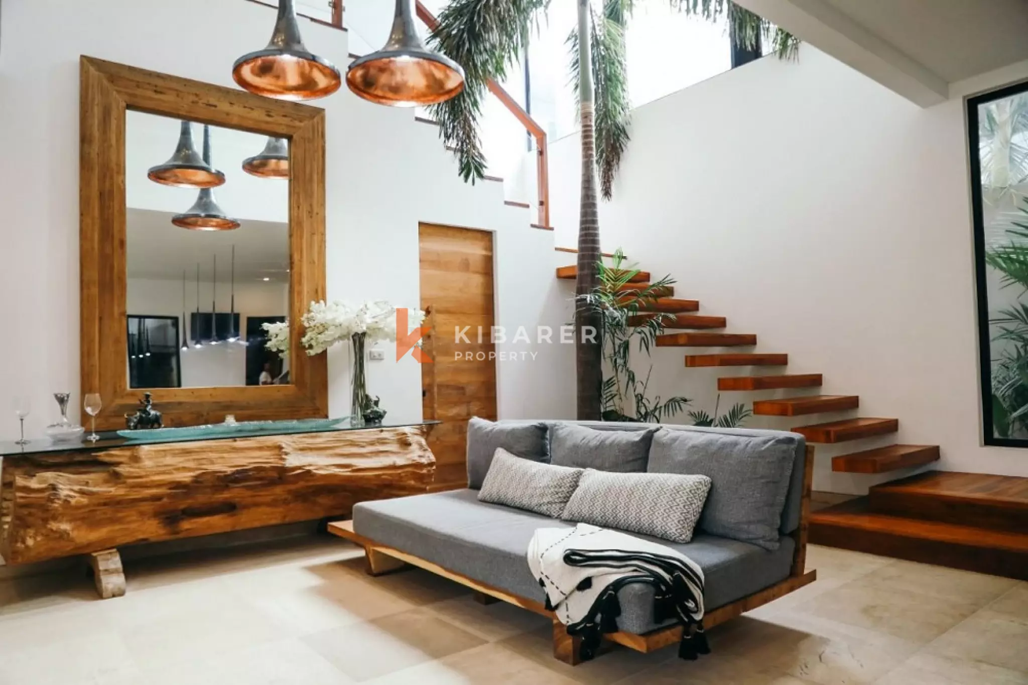 Beautiful Two-Story Villa with Three Bedrooms and a Closed Living Room in the Heart of Canggu — image 3