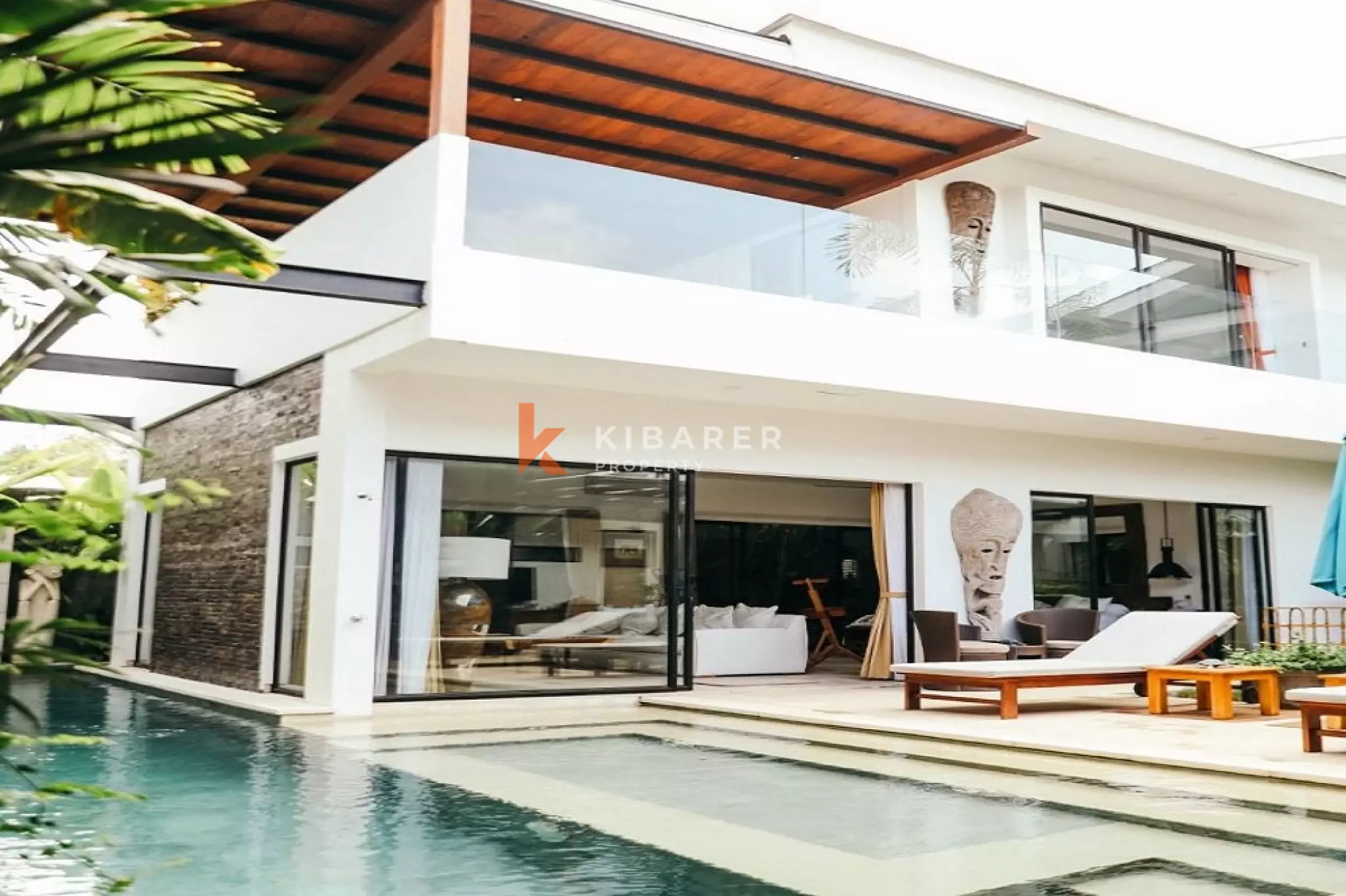 Beautiful Two-Story Villa with Three Bedrooms and a Closed Living Room in the Heart of Canggu