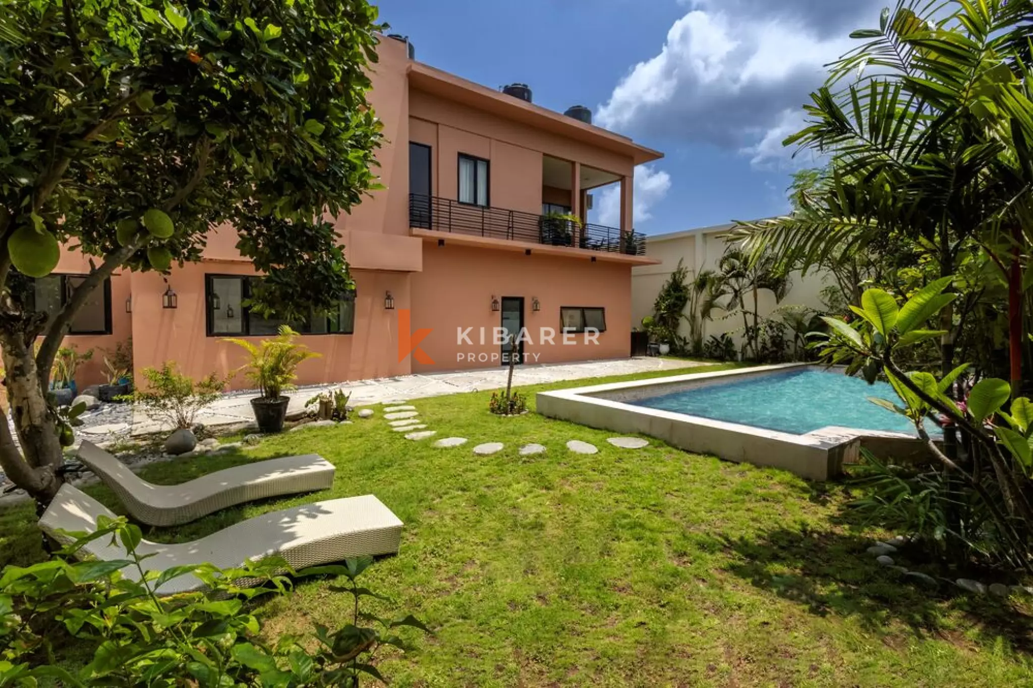 Tropical Elegance Fully Furnished One-Bedroom Apartment with Balcony Situated in Seminyak Area — image 9