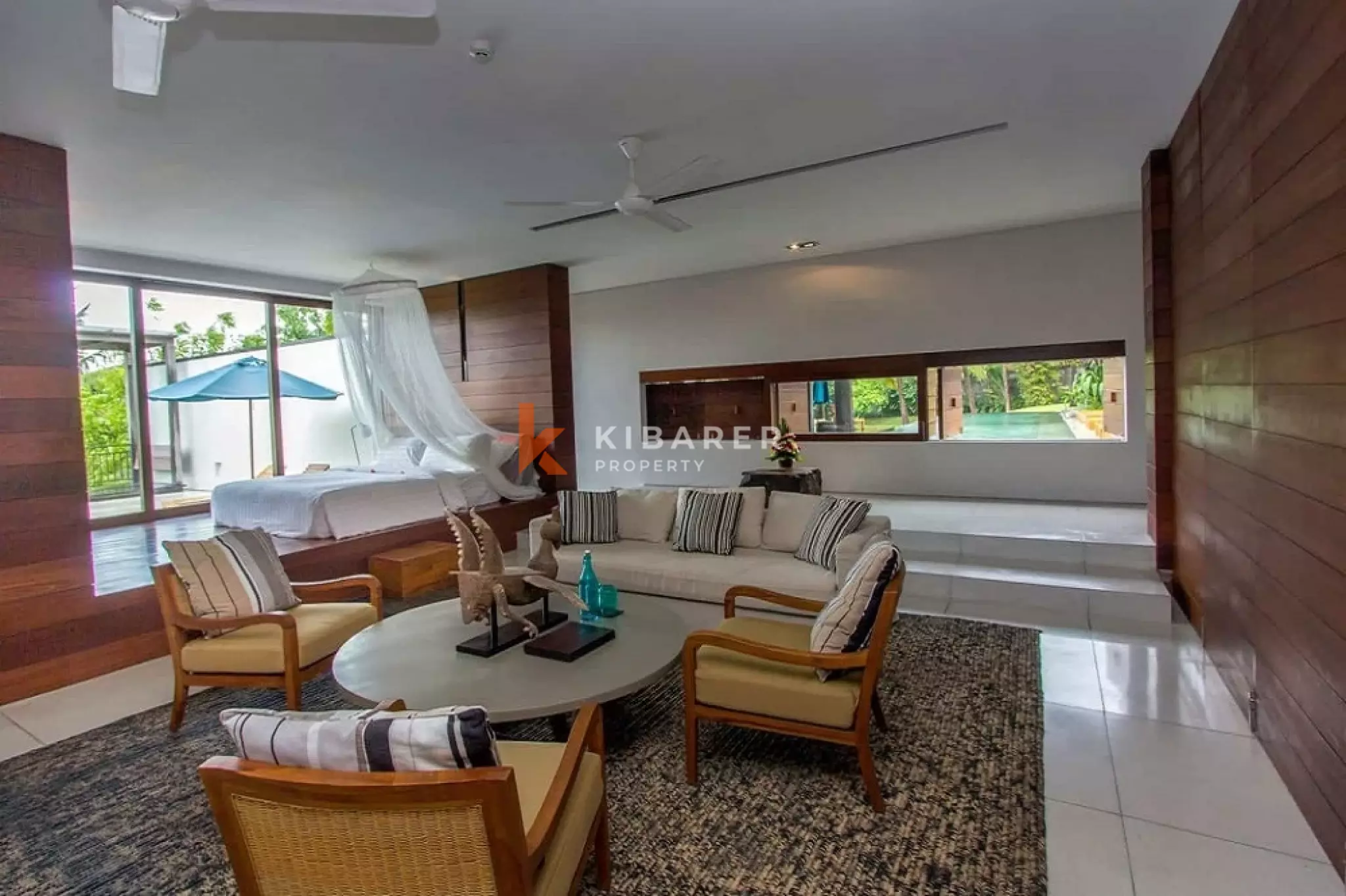 Spacious Seven-Bedroom Villa in Cemagi — image 14