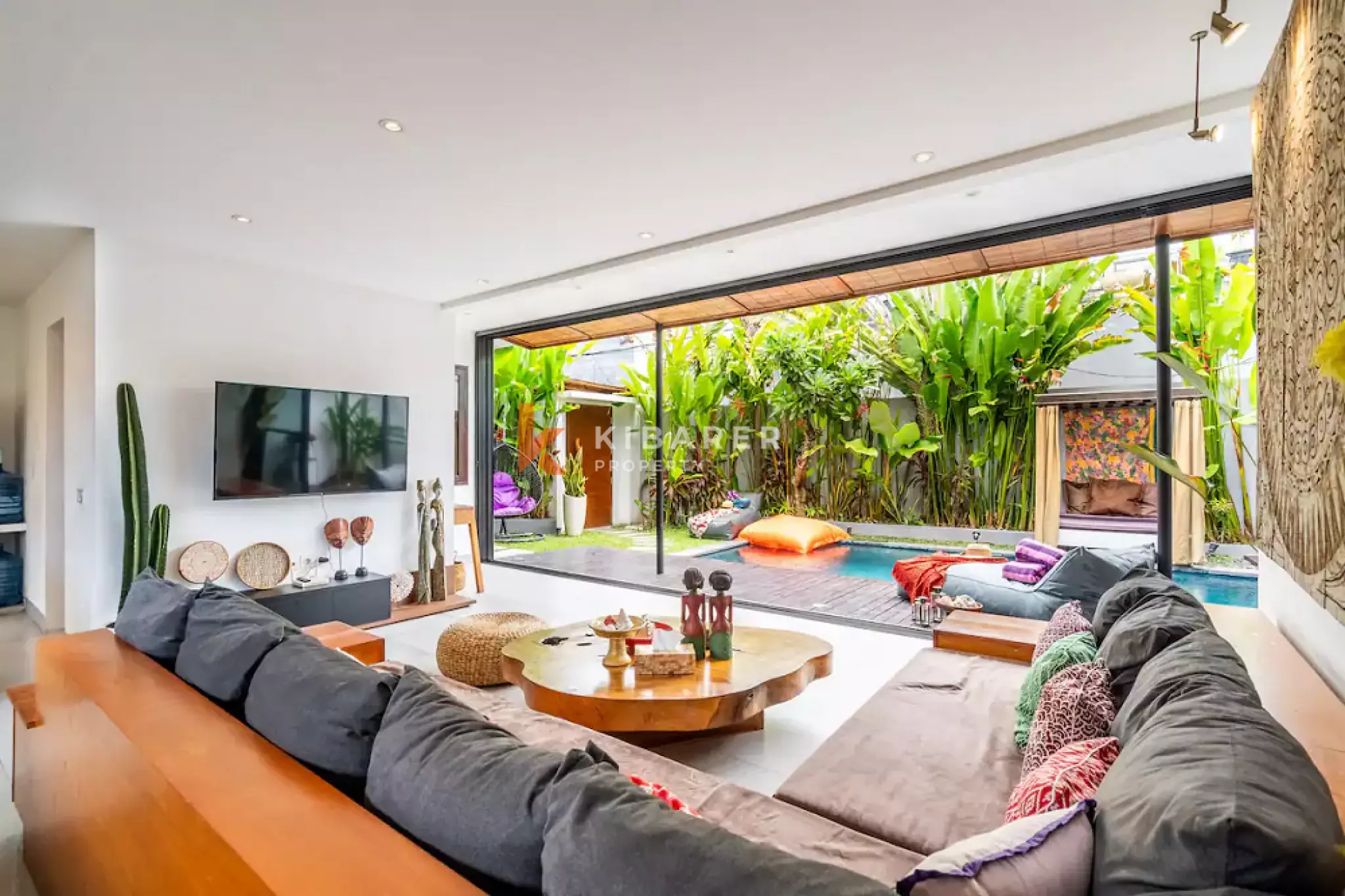 Designed Tropical Three Bedroom Enclosed Living Villa in Kerobokan — image 4