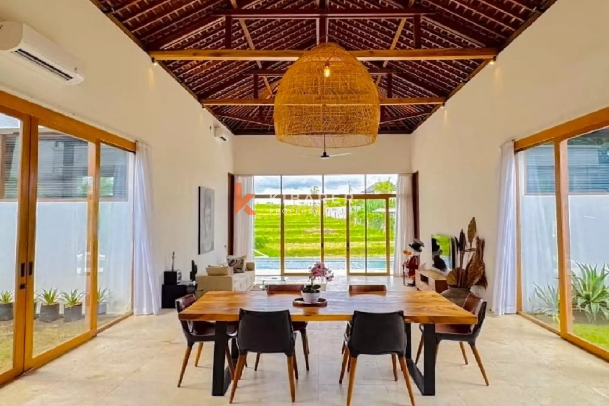 Luxury Family Villa Five-Bedrooms Fully Furnished in the Peaceful Area of Cepaka with Private Rice Field View — image 7