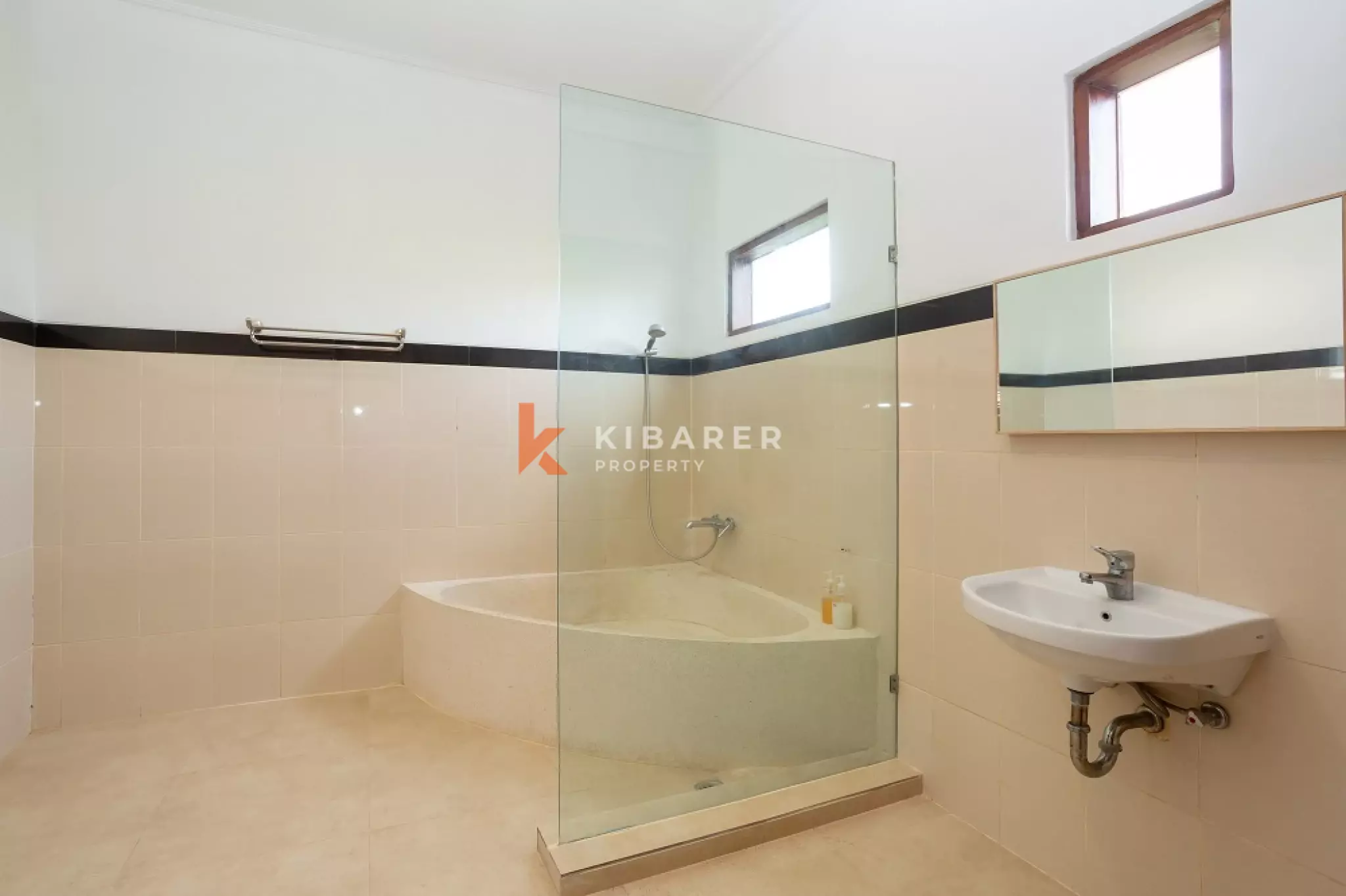 Comfort Meets Island Living: Three-Bedroom Apartment in Canggu — image 7