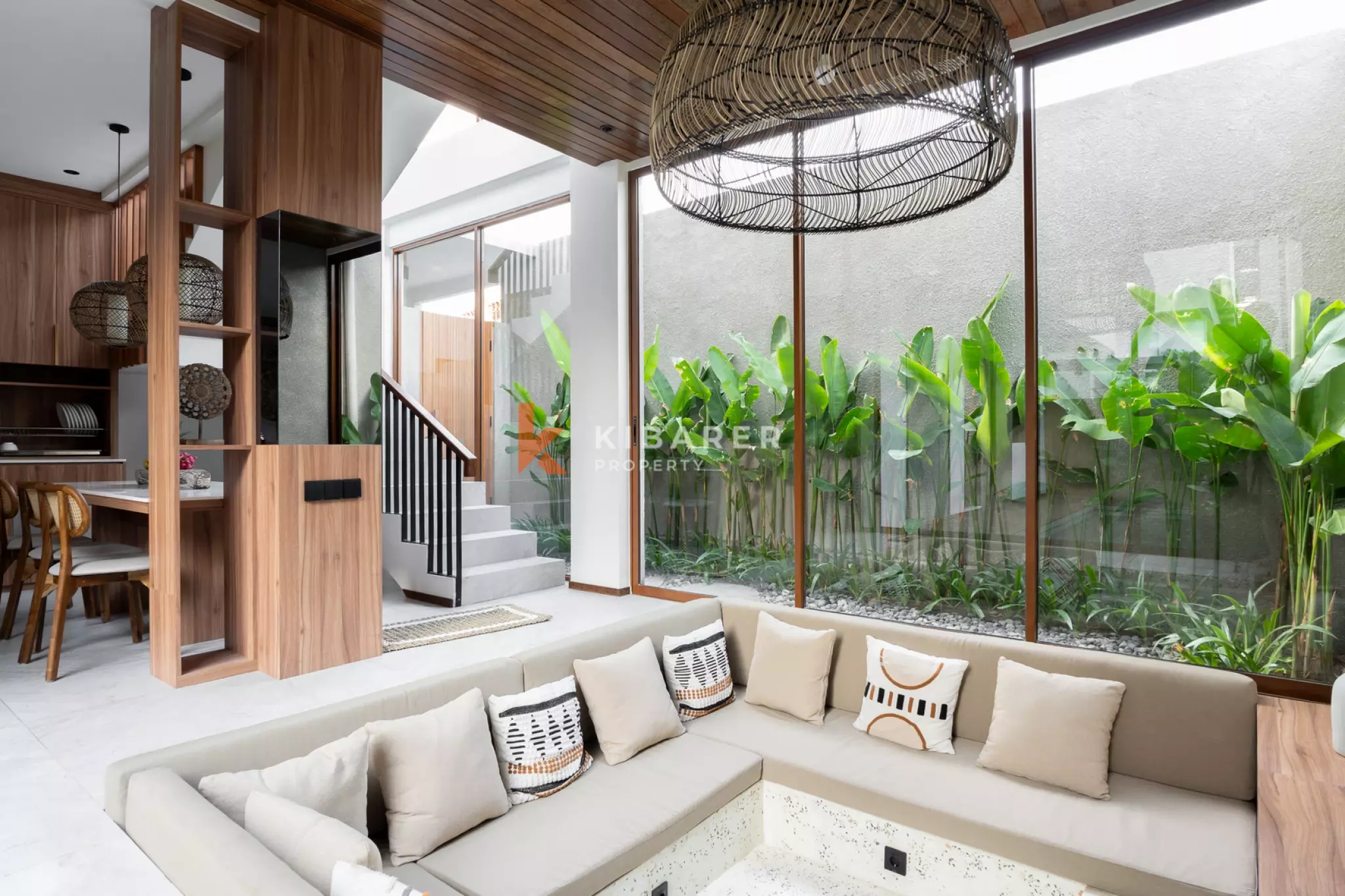Three Bedroom Enclosed Lounge Villa with Private Pool in Canggu — image 2