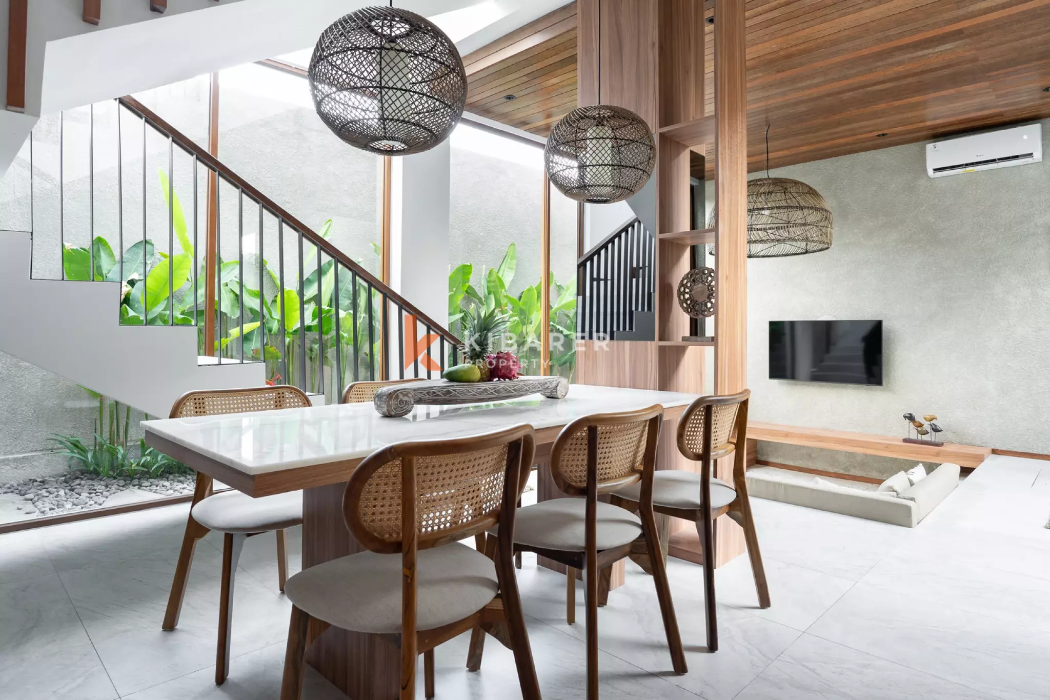 Three Bedroom Enclosed Lounge Villa with Private Pool in Canggu — image 3