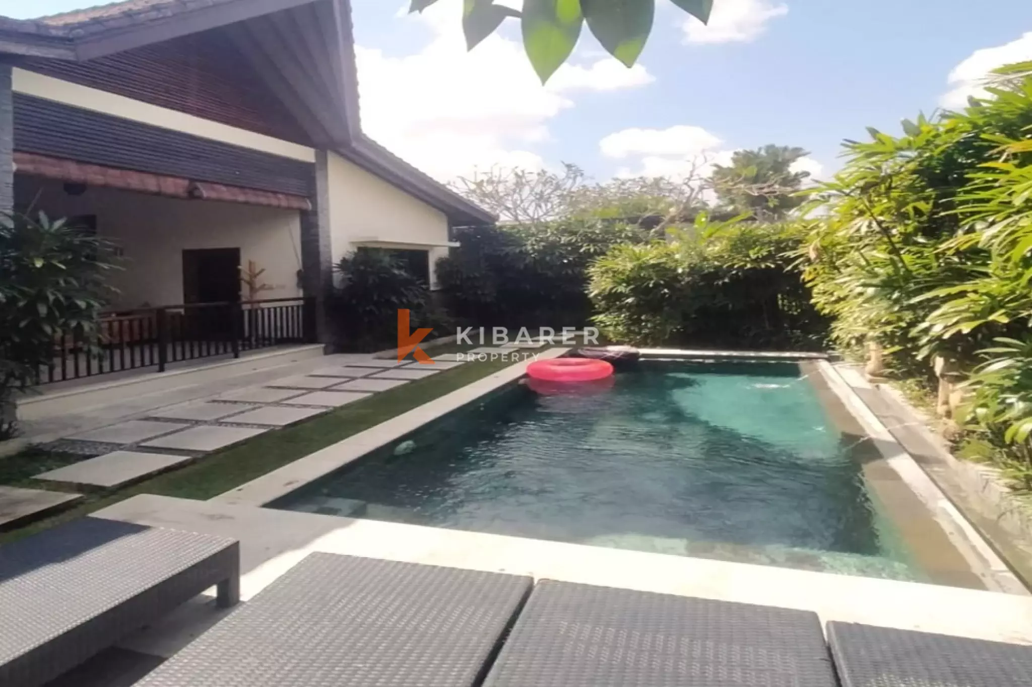 Spacious Long-Term Four-Bedrooms Villa in Central Umalas
