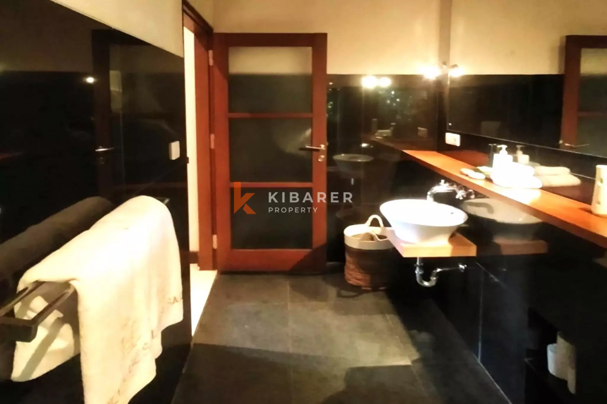 Spacious Long-Term Four-Bedrooms Villa in Central Umalas — image 8