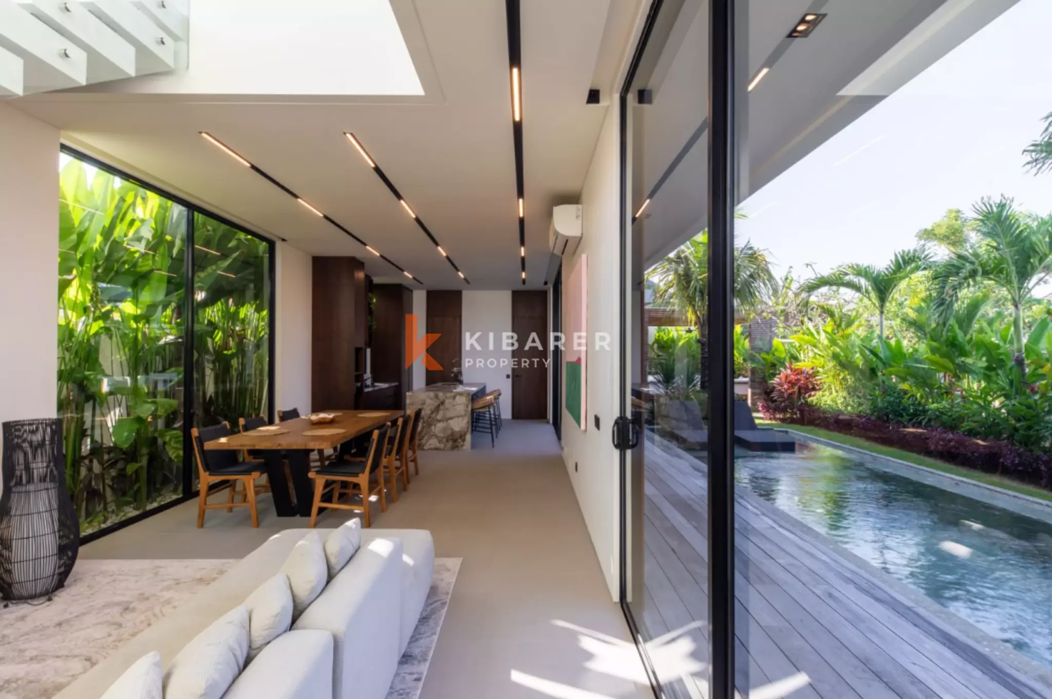 Modern Minimalist Three Bedroom Enclosed Villa with Garden in Canggu — image 2