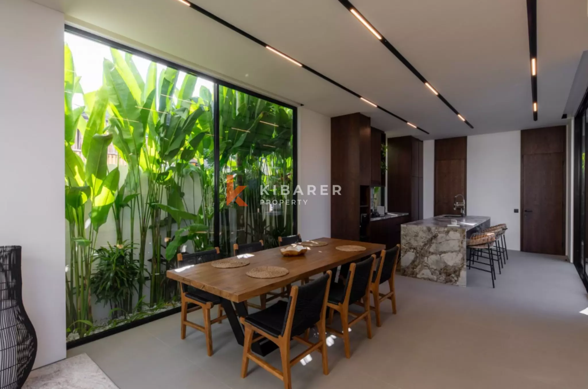 Modern Minimalist Three Bedroom Enclosed Villa with Garden in Canggu — image 6