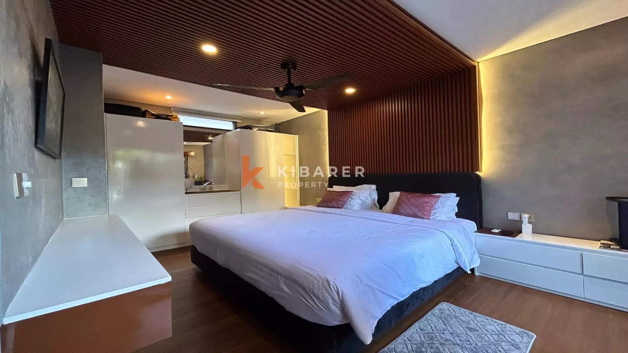 Stylish One-Bedroom Tropical Villa with Enclosed Living in Central Canggu — image 19