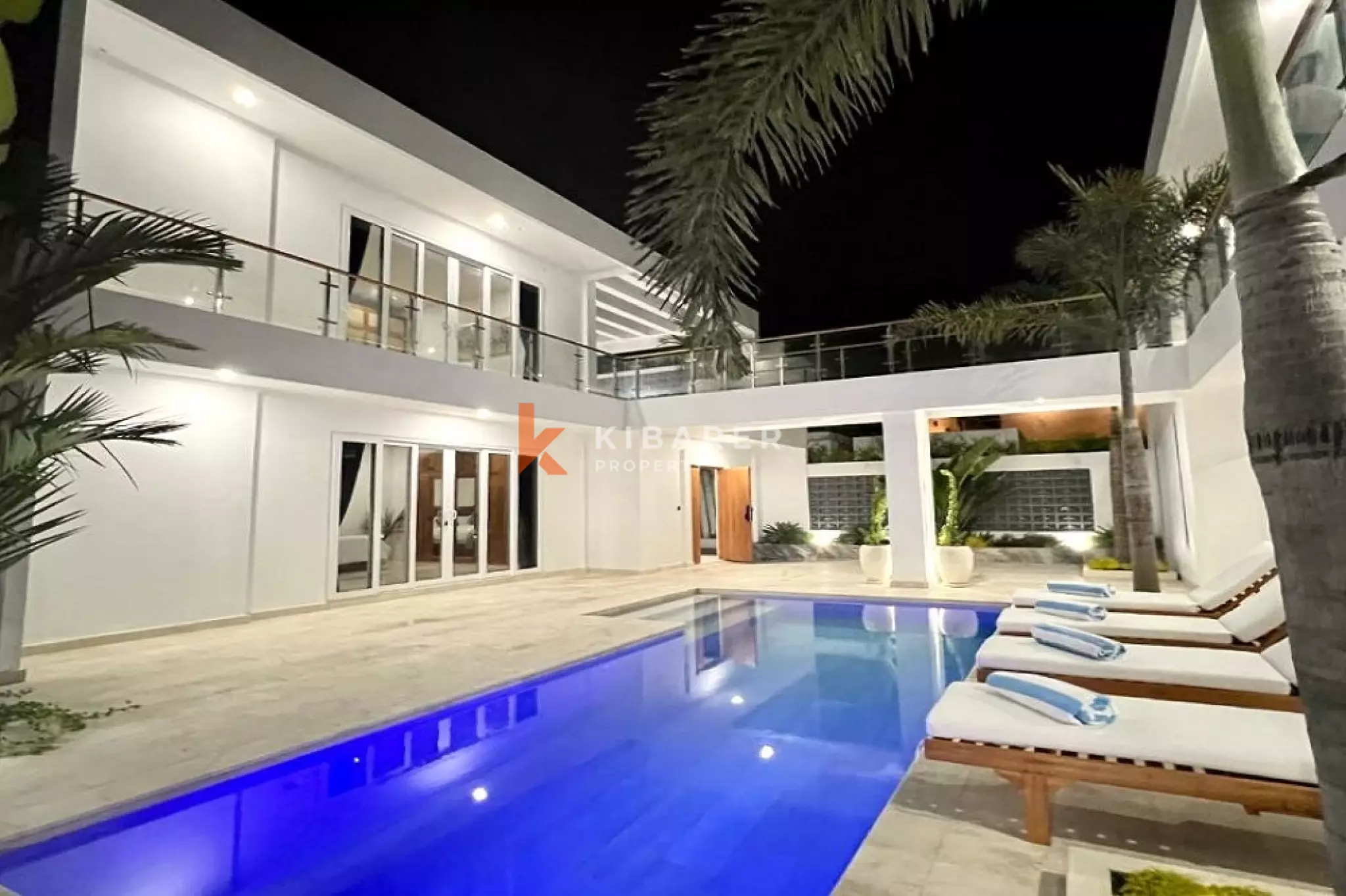 Elegant Four-Bedroom Villa in the Tumbak Bayuh Area — image 5