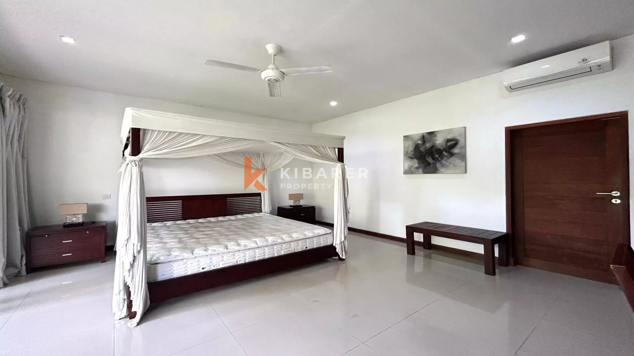 Elegant Three-Bedroom Balinese Villa with Pool in Berawa — image 12