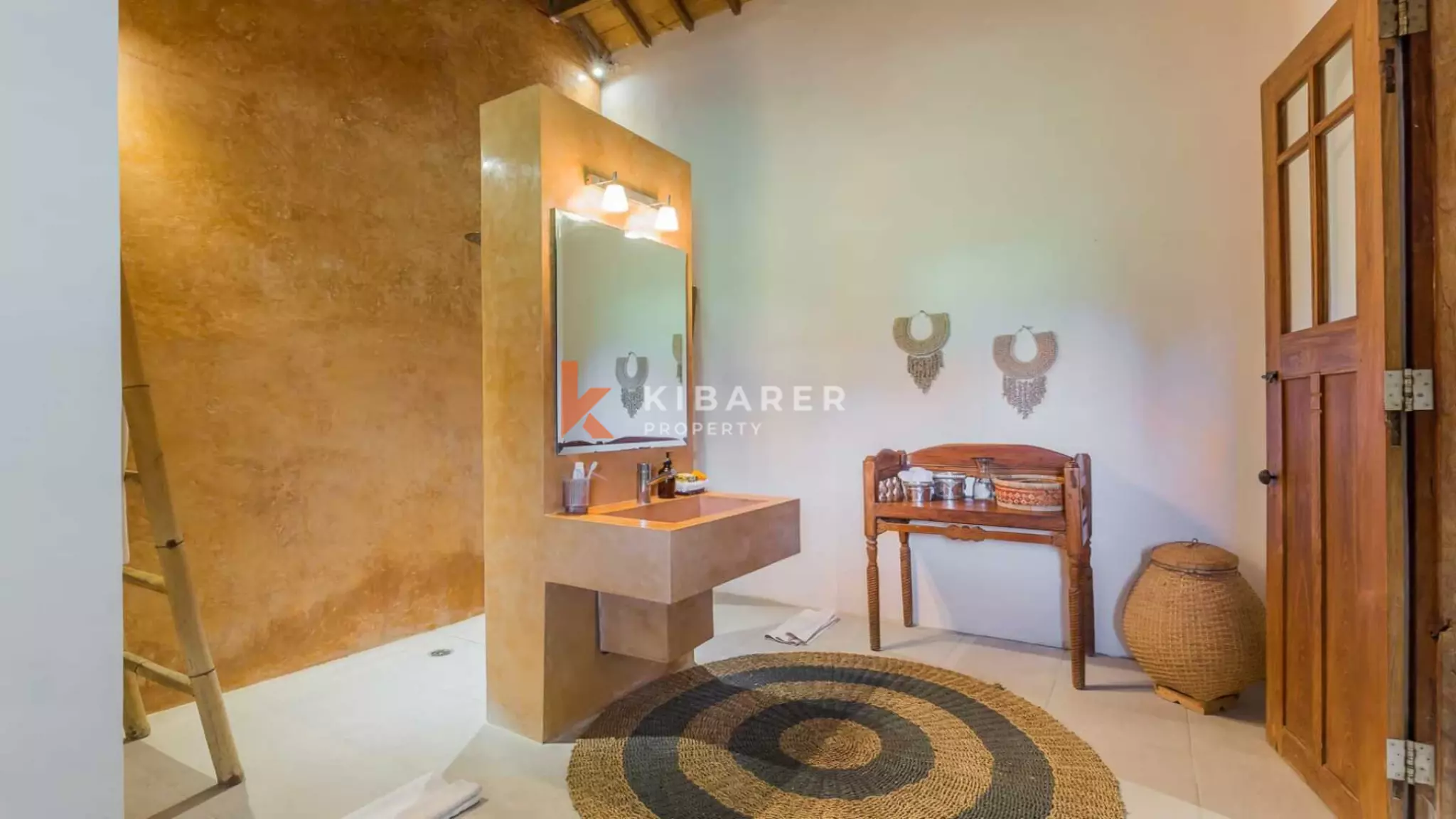 Beautiful Four Bedrooms Classy Joglo Style Villa In Umalas — image 13