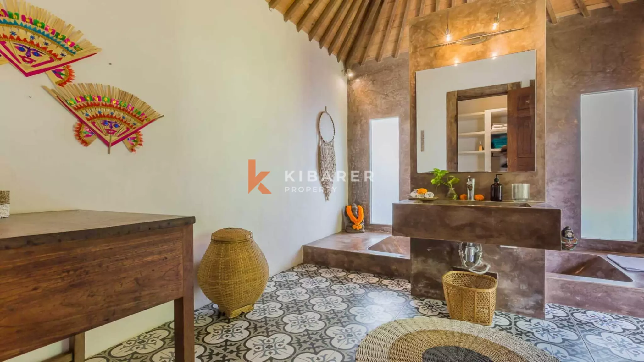 Beautiful Four Bedrooms Classy Joglo Style Villa In Umalas — image 16