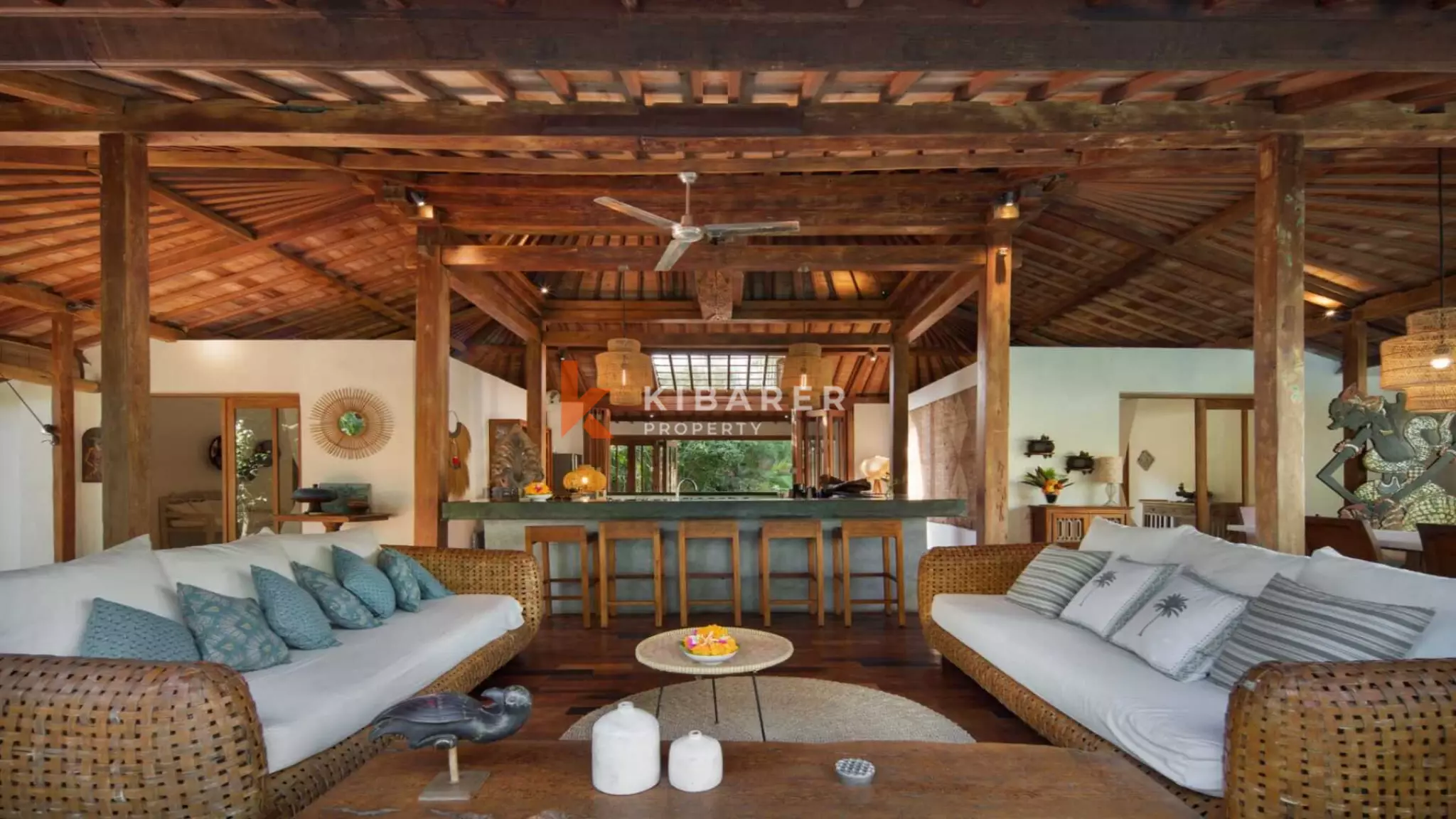 Beautiful Four Bedrooms Classy Joglo Style Villa In Umalas — image 5