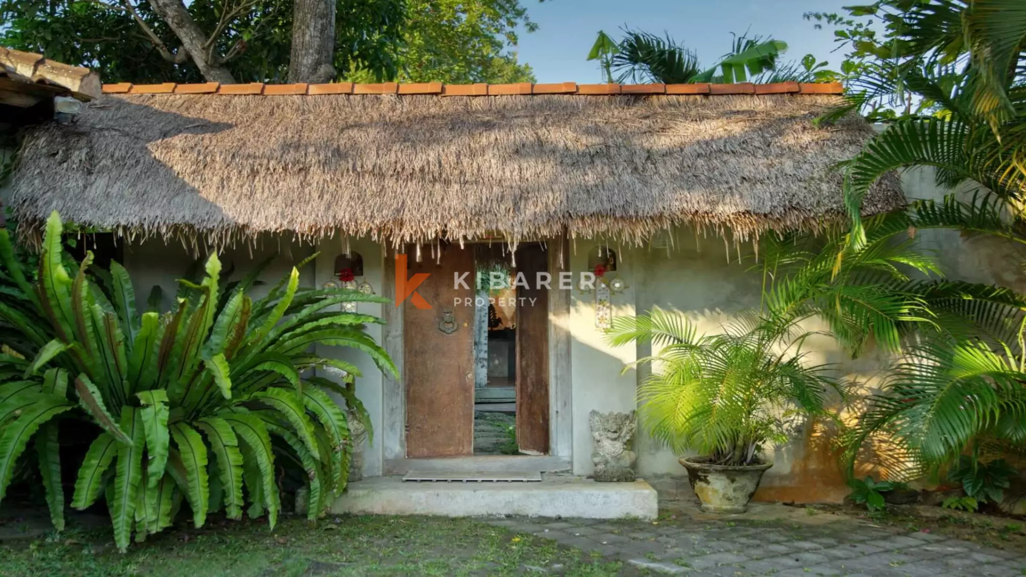 Beautiful Four Bedrooms Classy Joglo Style Villa In Umalas — image 4