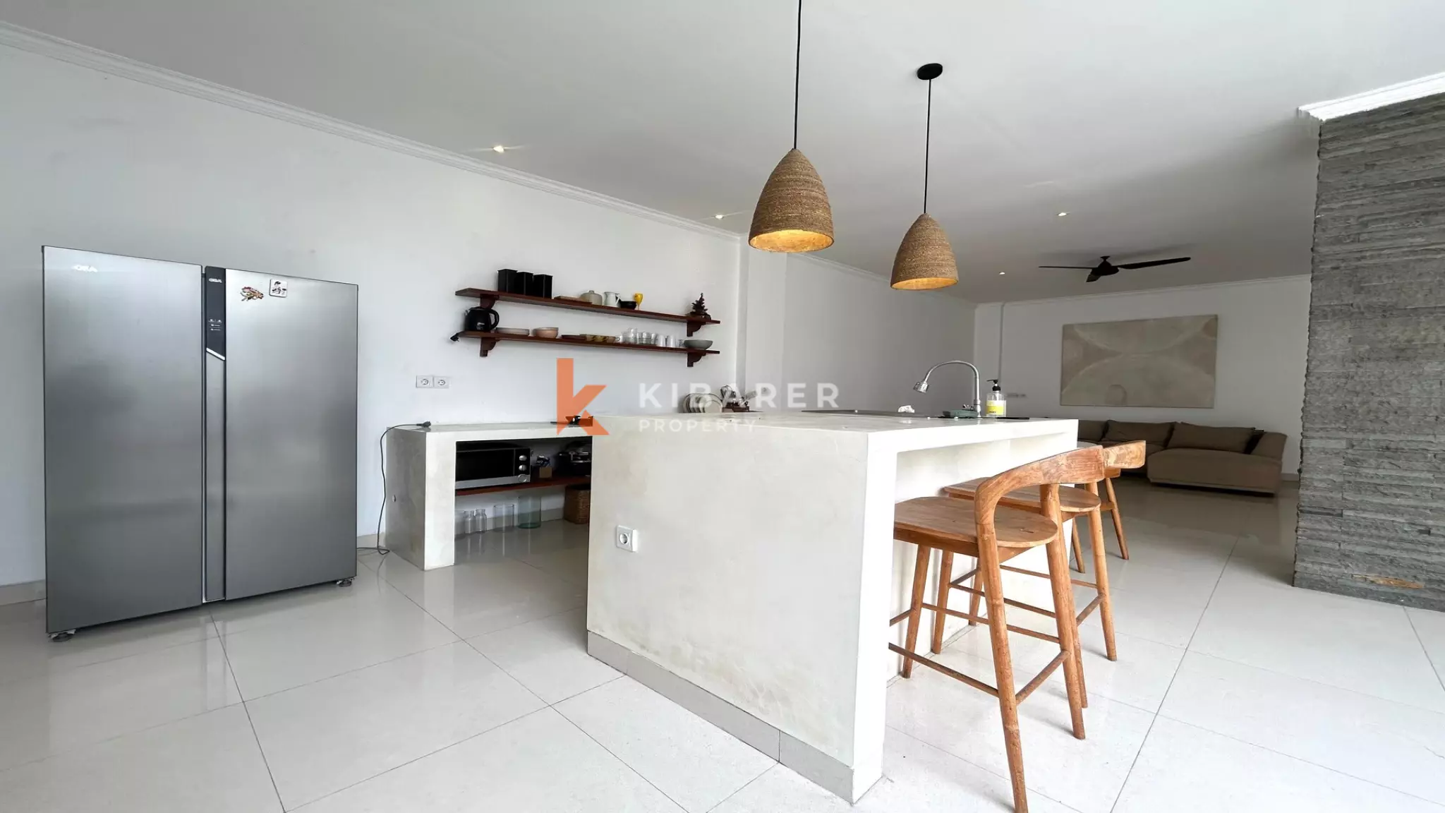 Tropical Elegance: Three-Bedroom Villa with Pool and Rooftop in Canggu — image 6