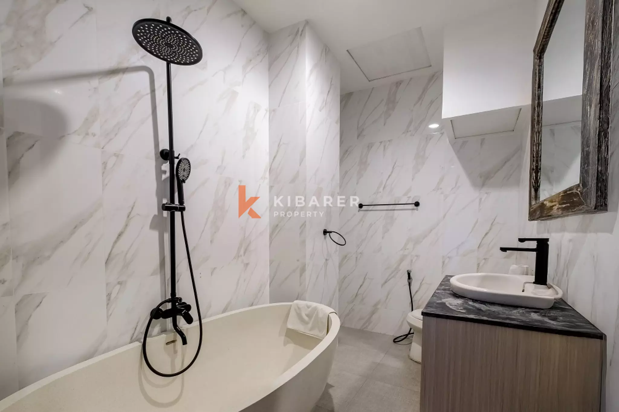 Conceptual Wall-Designed Fully Furnished One-Bedroom Apartment in Prime Seminyak Location — image 6