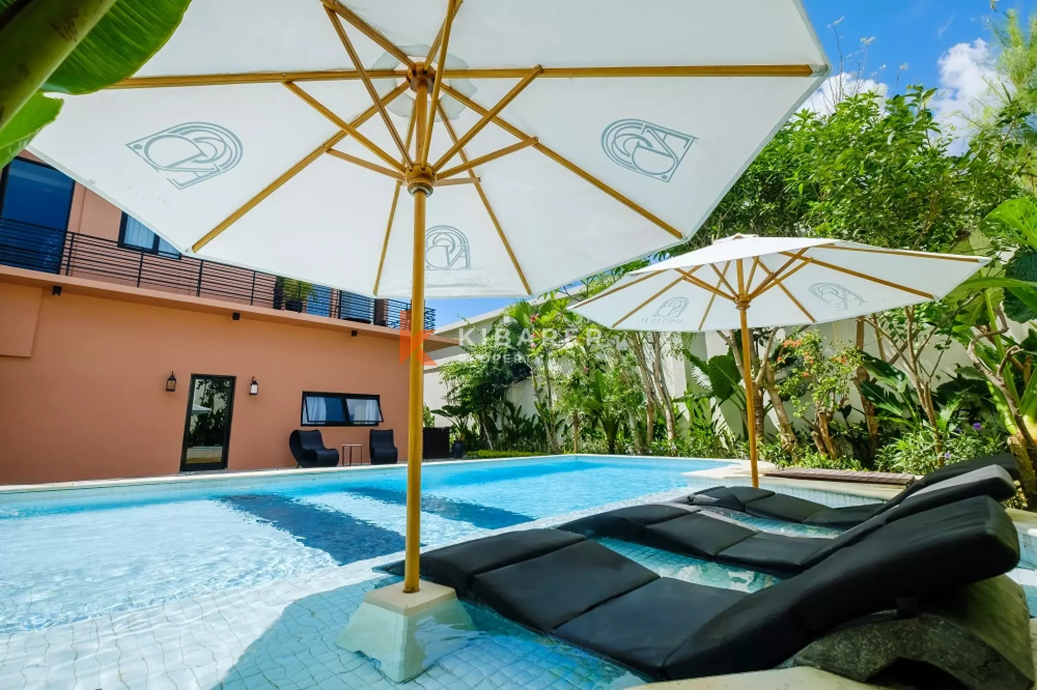 Conceptual Wall-Designed Fully Furnished One-Bedroom Apartment in Prime Seminyak Location — image 9