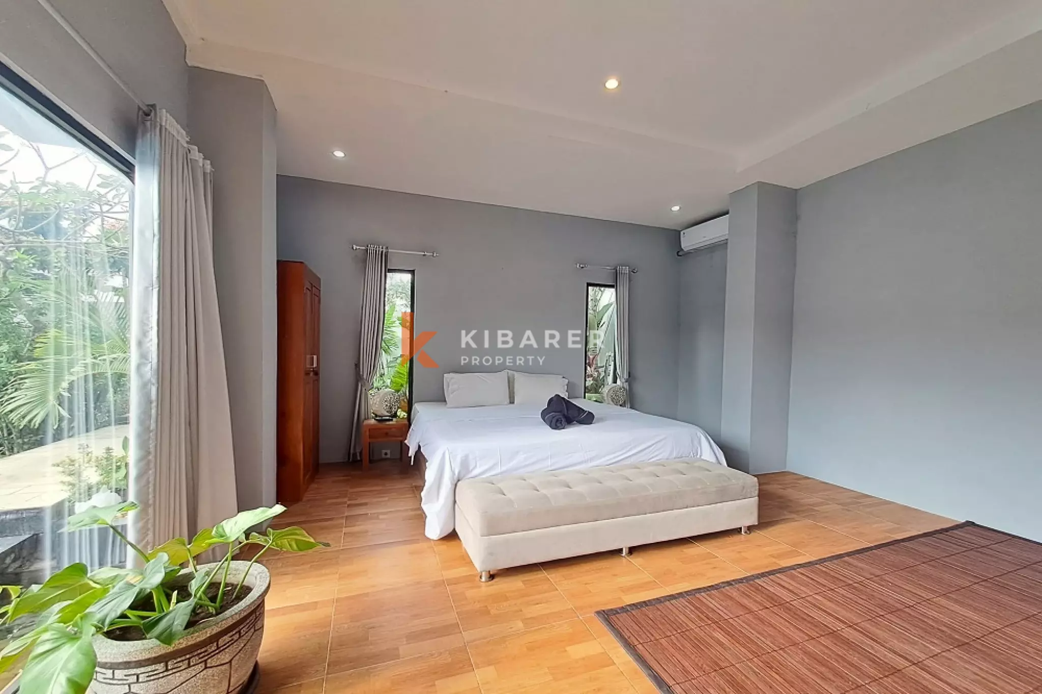Ricefields Haven Seven-Bedrooms Villa Close to Berawa Beach — image 14