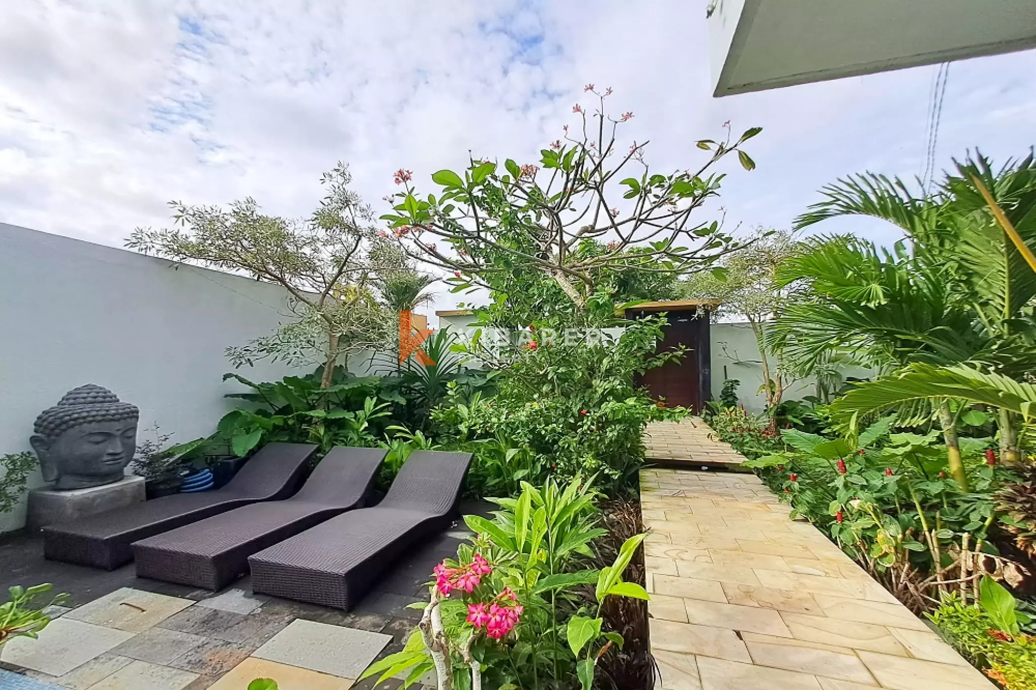 Ricefields Haven Seven-Bedrooms Villa Close to Berawa Beach — image 2