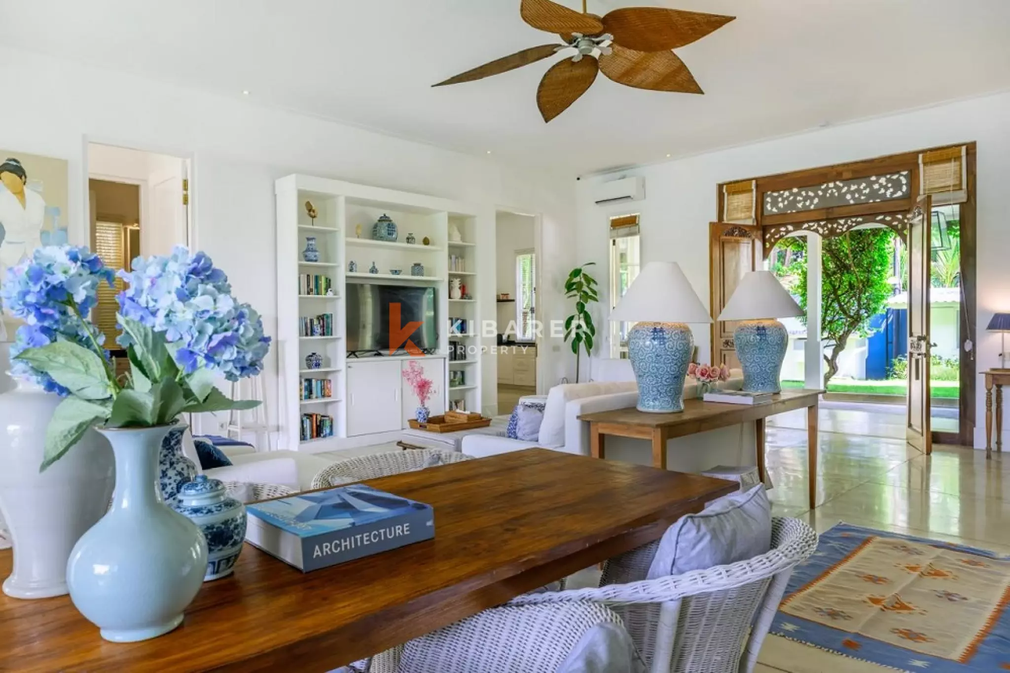 Elegance Homey Three-Bedrooms Villa Nearby the Beach in Canggu — image 17