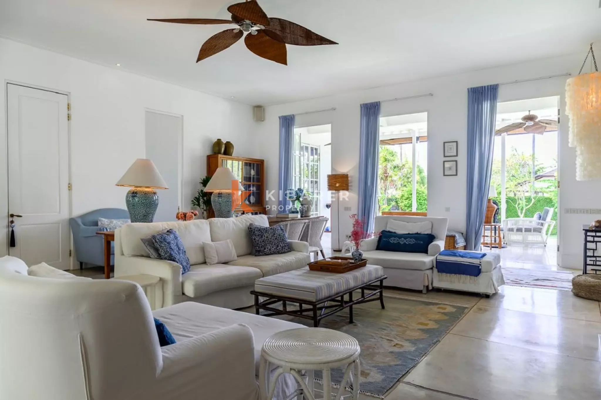 Elegance Homey Three-Bedrooms Villa Nearby the Beach in Canggu — image 4