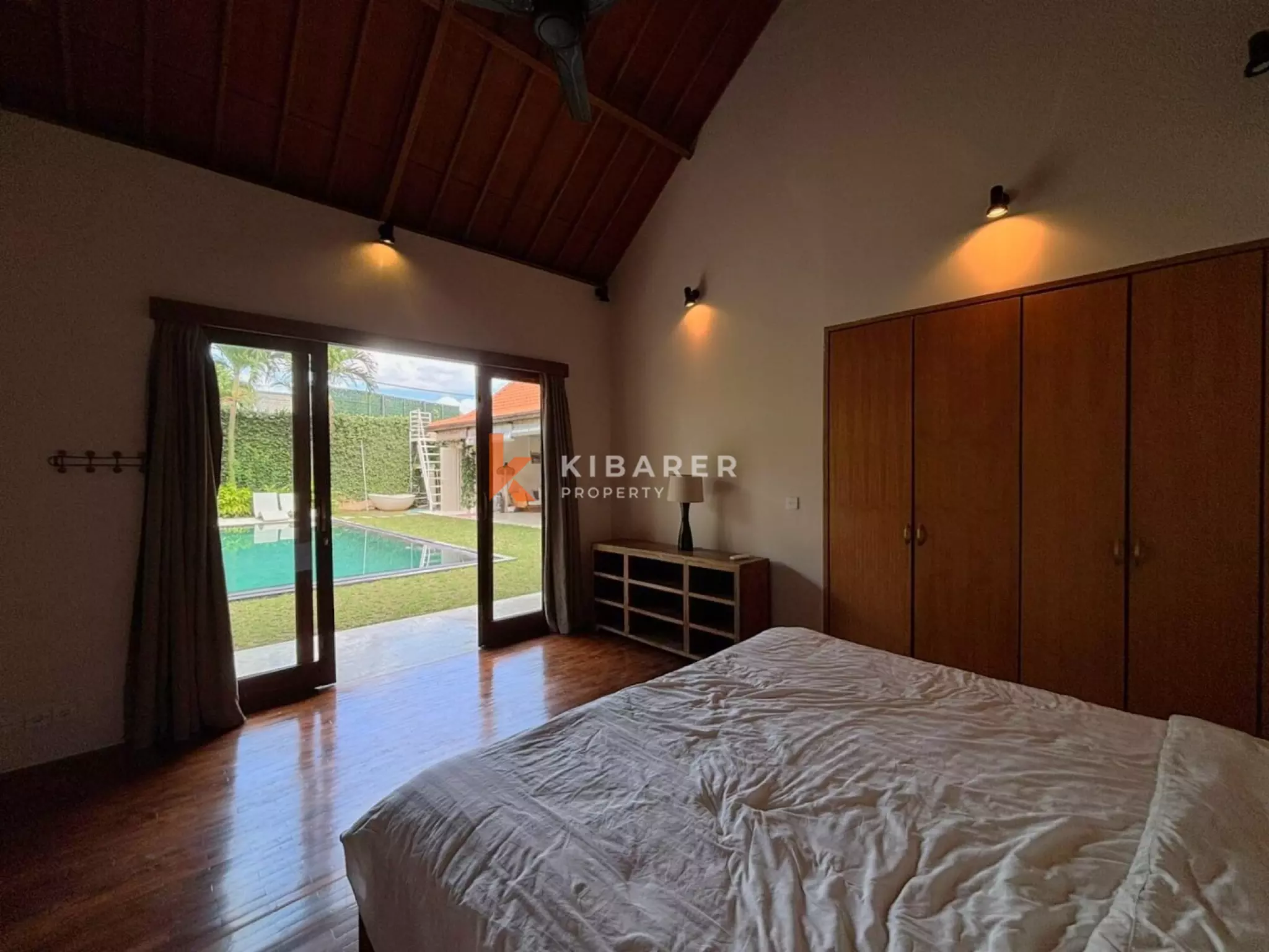 Quiet Three Bedroom Open Villa in Berawa with Big Pool & Spacious Garden — image 10