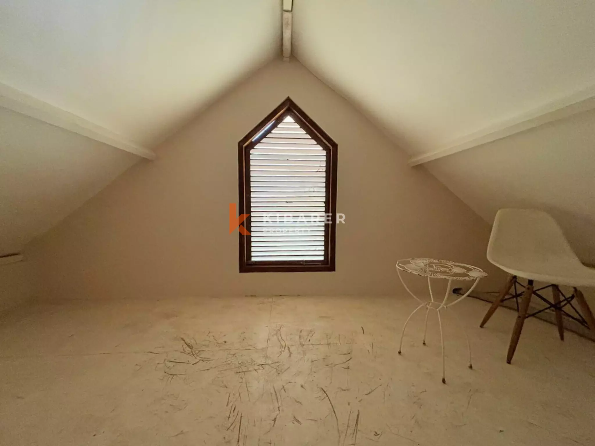 Quiet Three Bedroom Open Villa in Berawa with Big Pool & Spacious Garden — image 9
