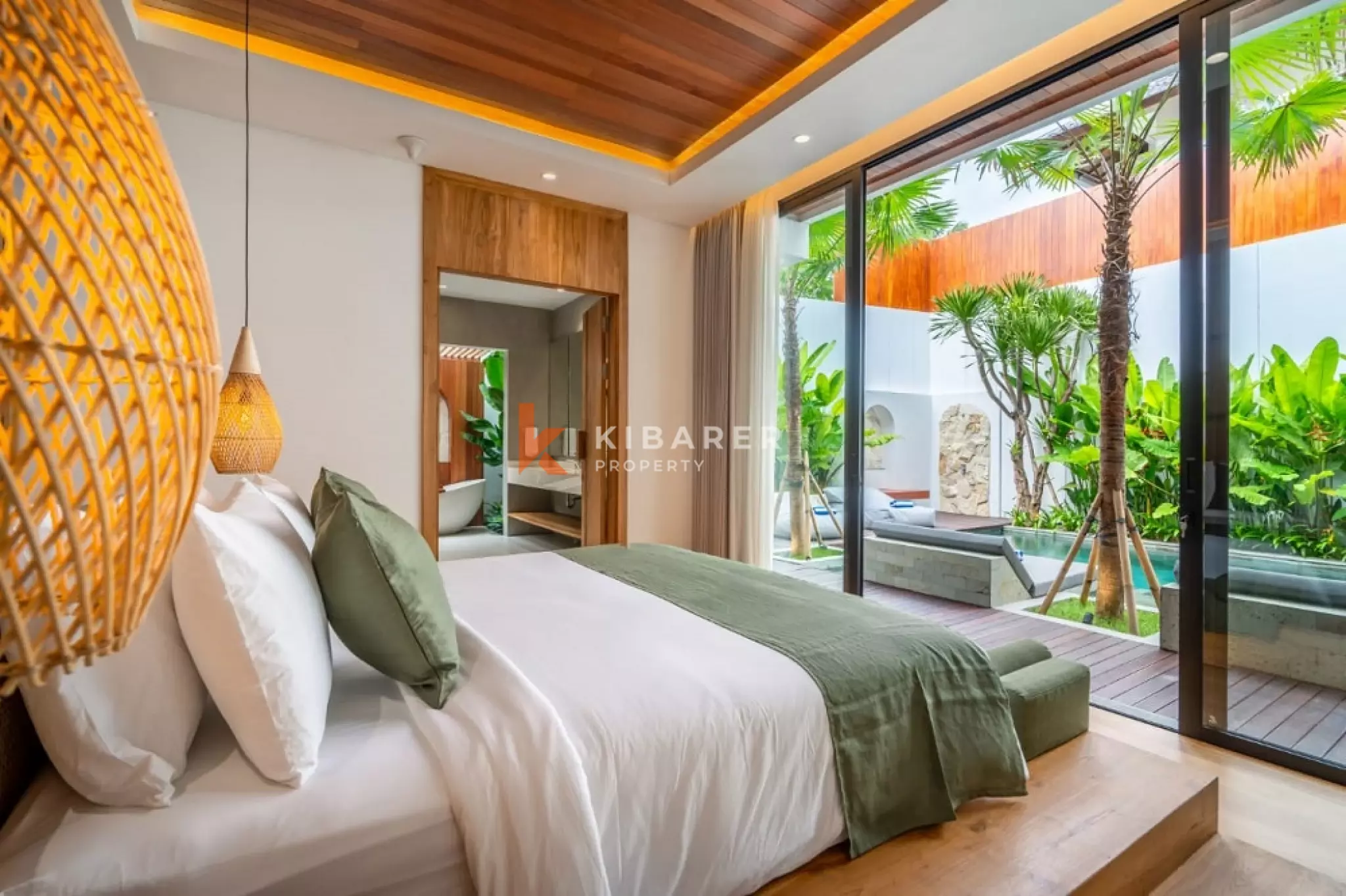Exquisite Three-Bedrooms Villa with Sauna Near Berawa Beach — image 13