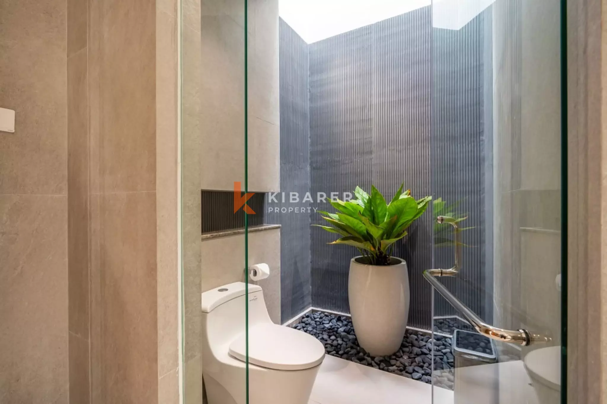 Exquisite Three-Bedrooms Villa with Sauna Near Berawa Beach — image 19