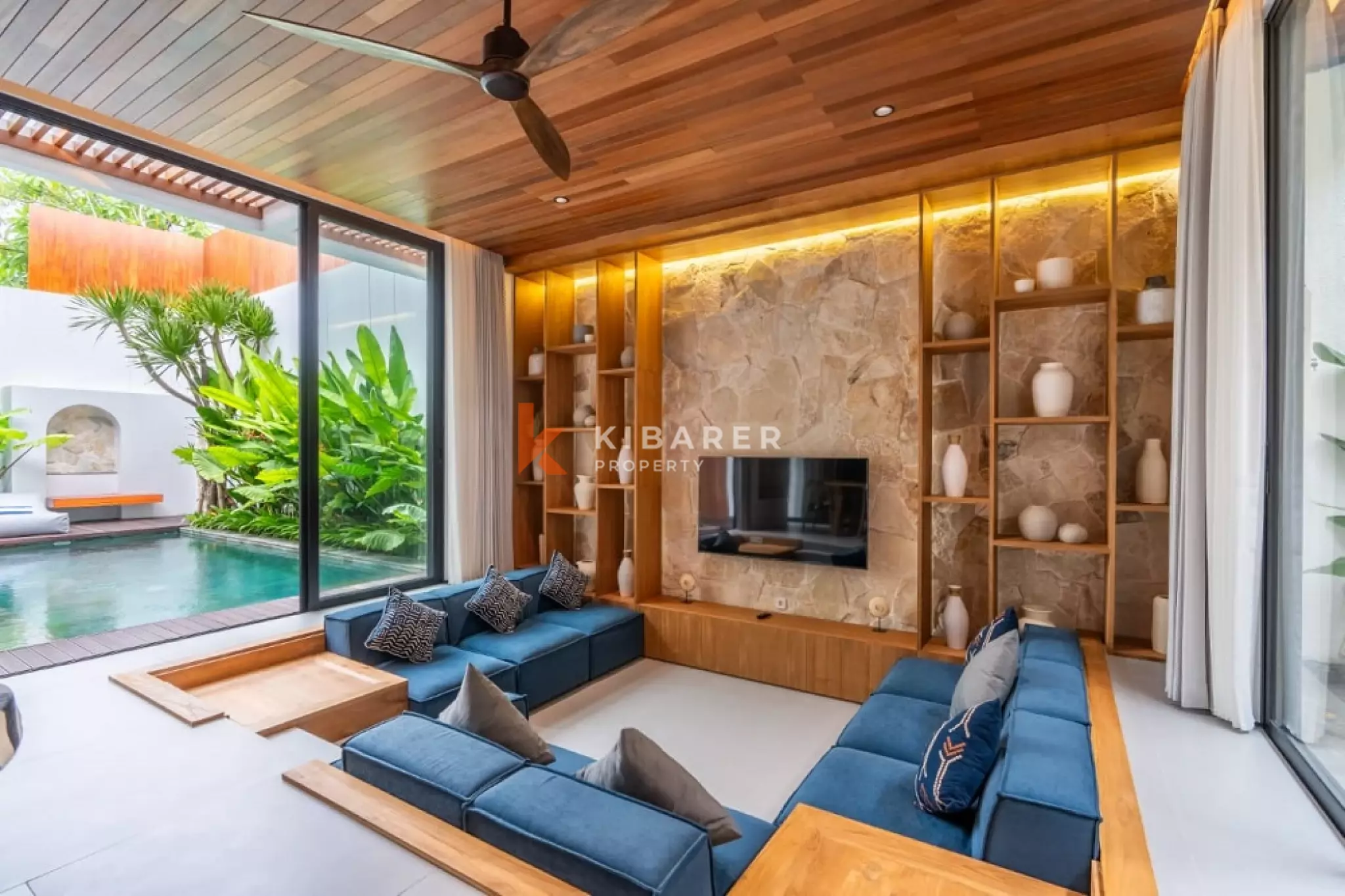 Exquisite Three-Bedrooms Villa with Sauna Near Berawa Beach — image 4