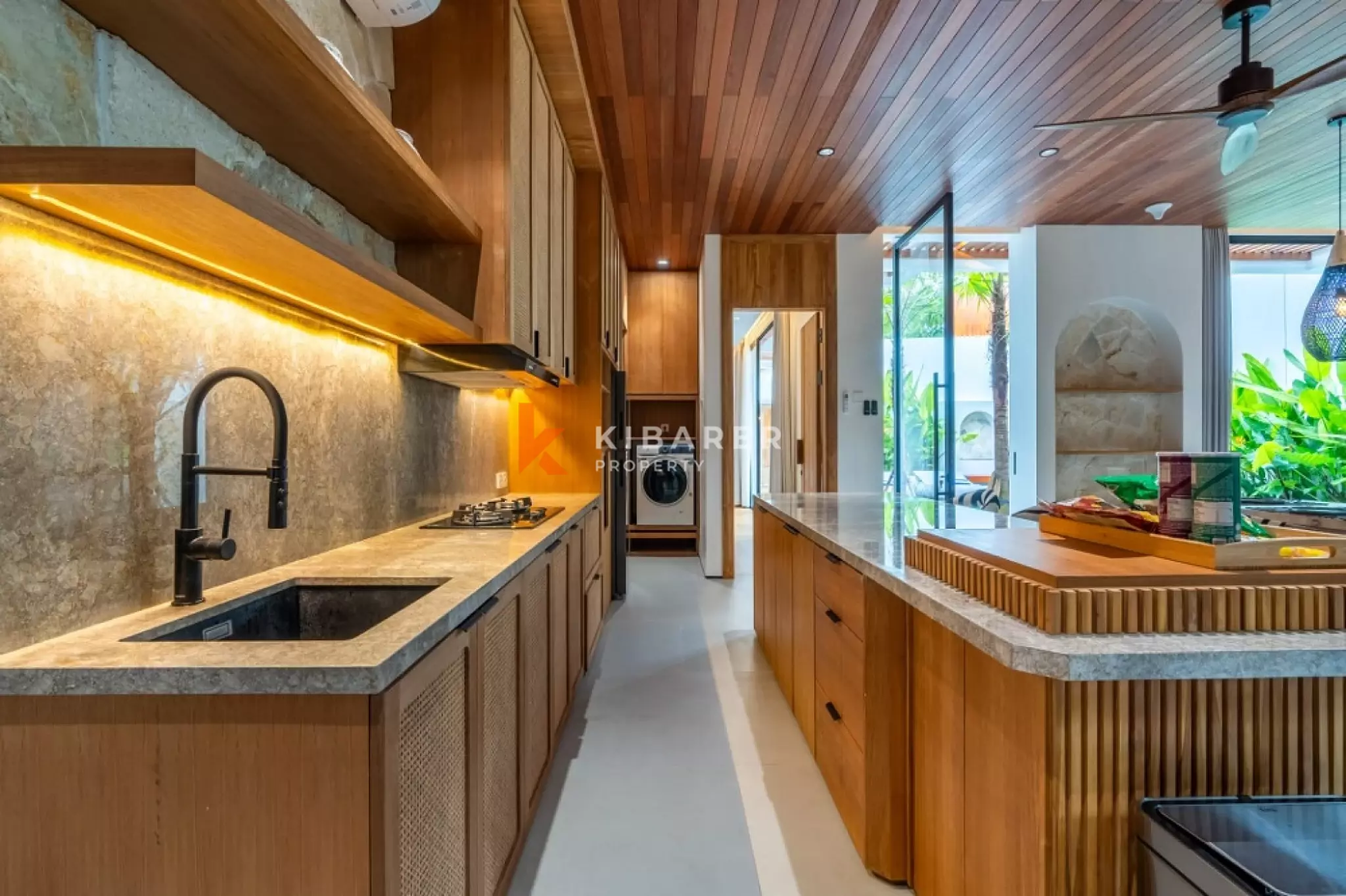 Exquisite Three-Bedrooms Villa with Sauna Near Berawa Beach — image 7