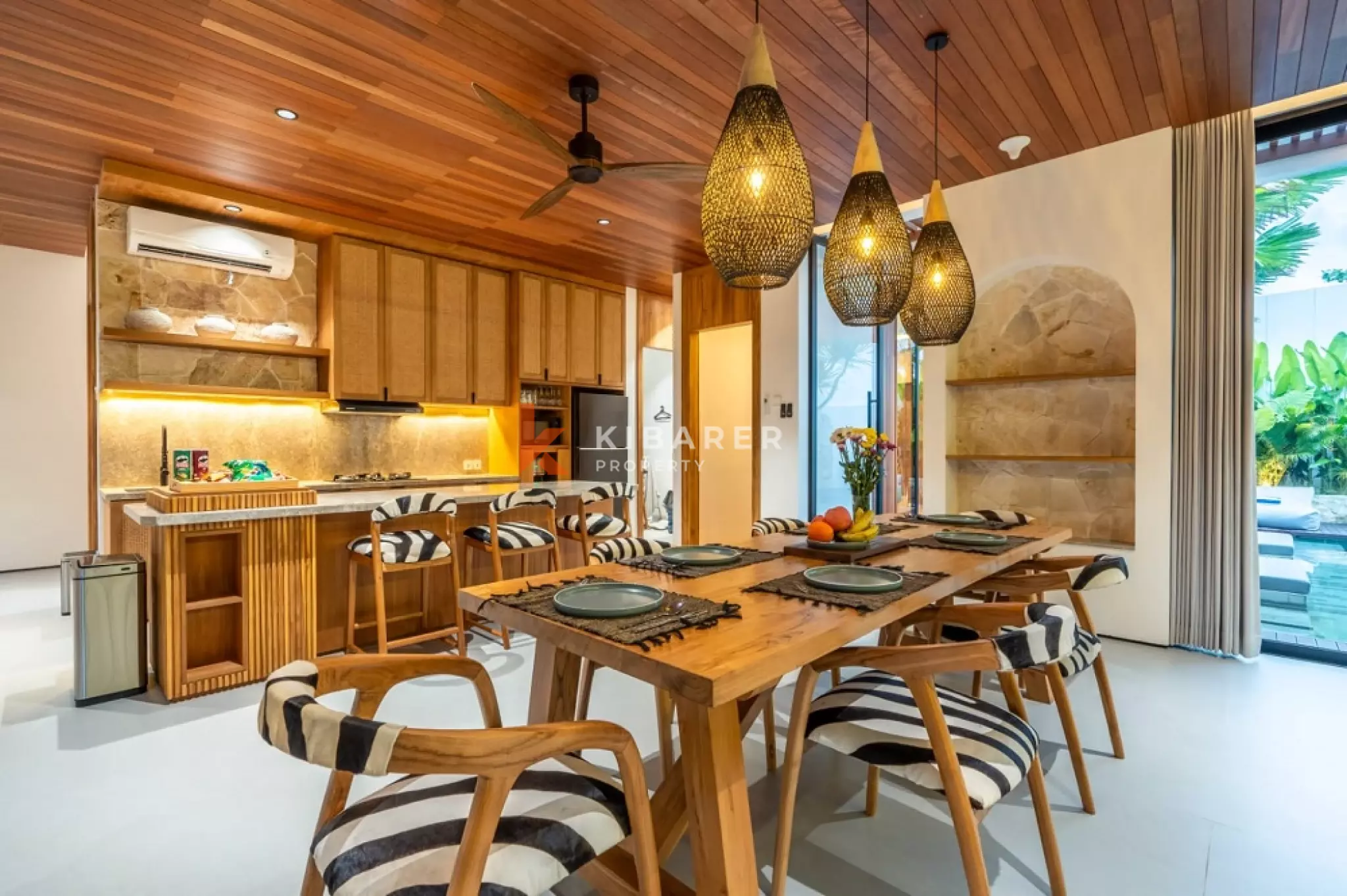 Exquisite Three-Bedrooms Villa with Sauna Near Berawa Beach — image 10