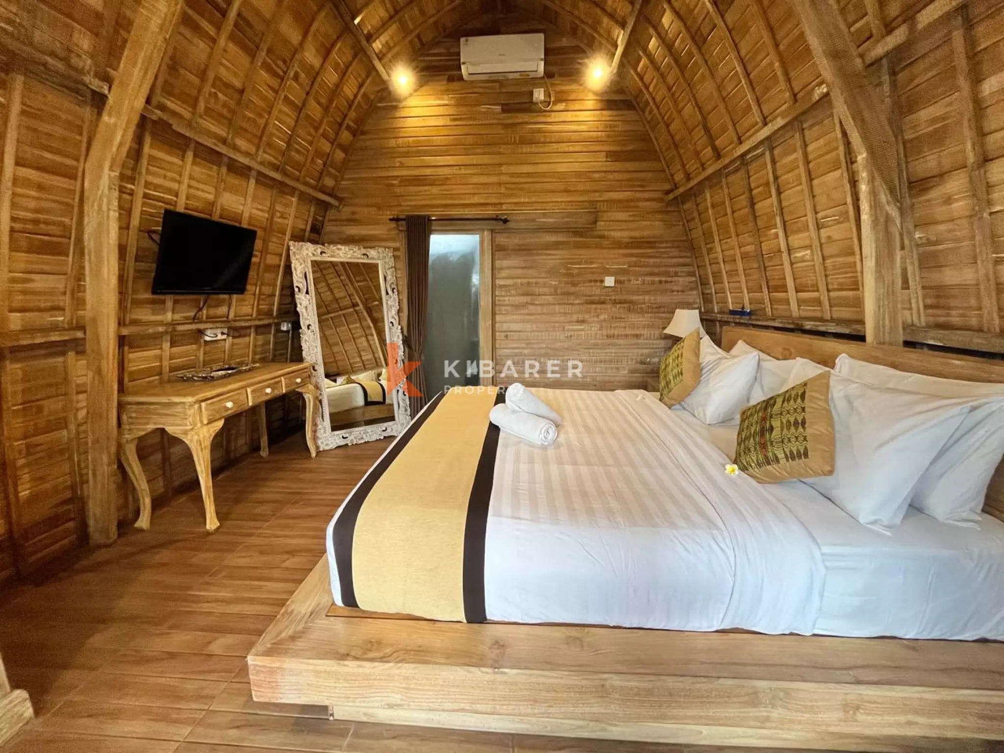 Mixed Style Two Bedroom Villa with Garden and Ricefield view in Canggu — image 11